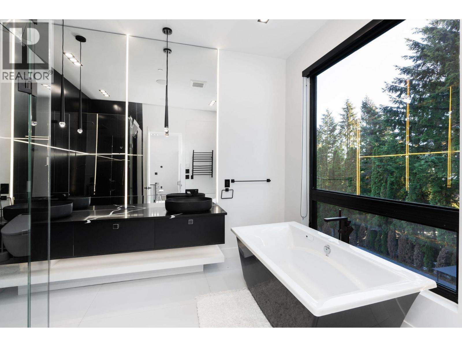 1110 HILLSIDE ROAD, West Vancouver