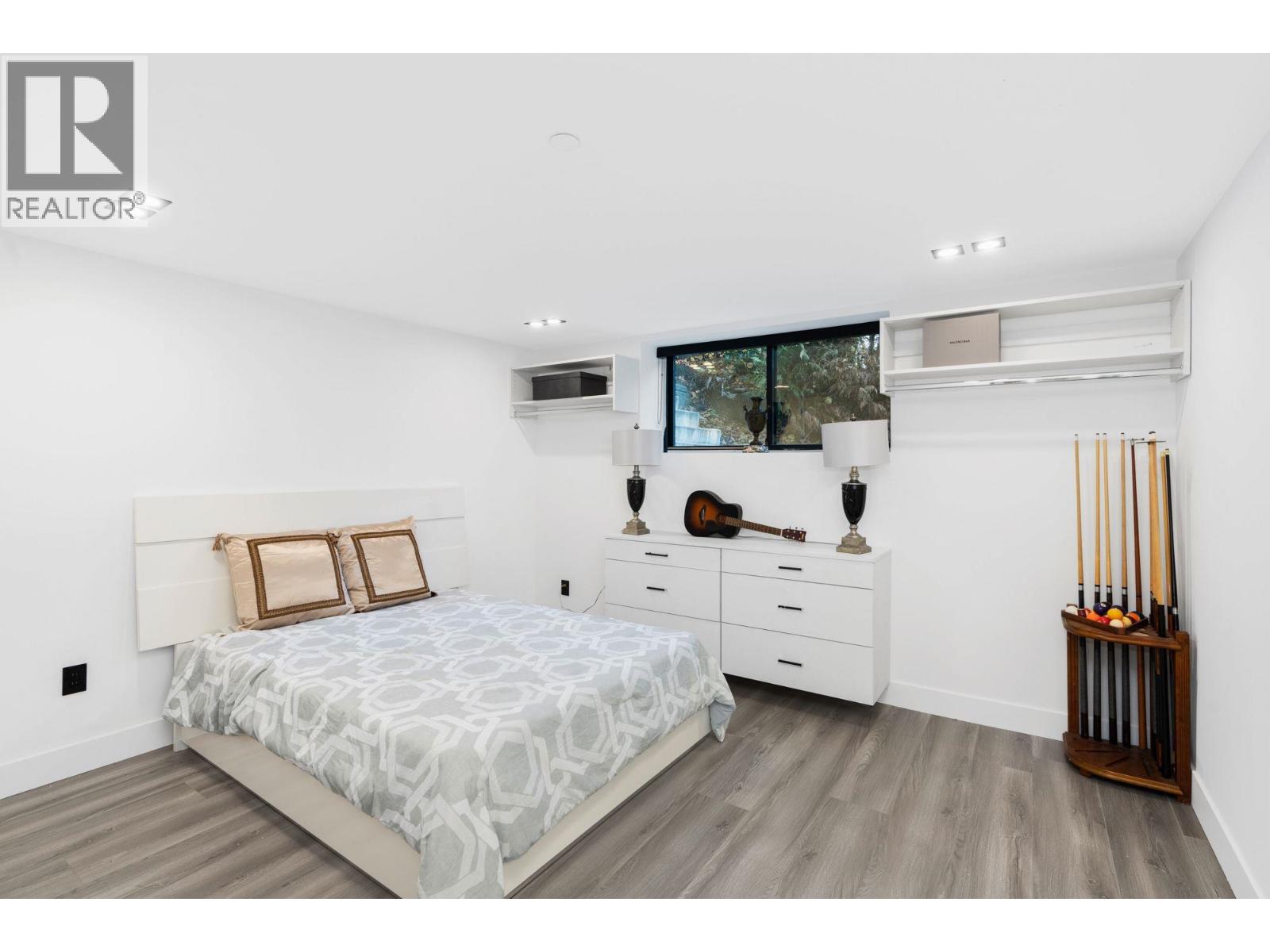 1110 HILLSIDE ROAD, West Vancouver