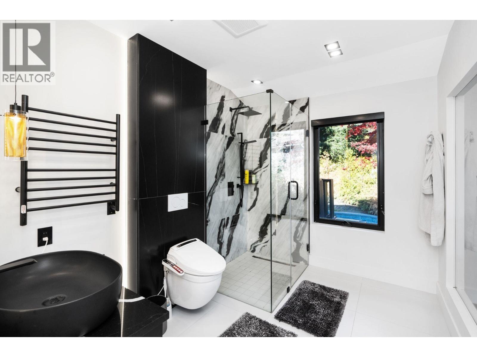 1110 HILLSIDE ROAD, West Vancouver
