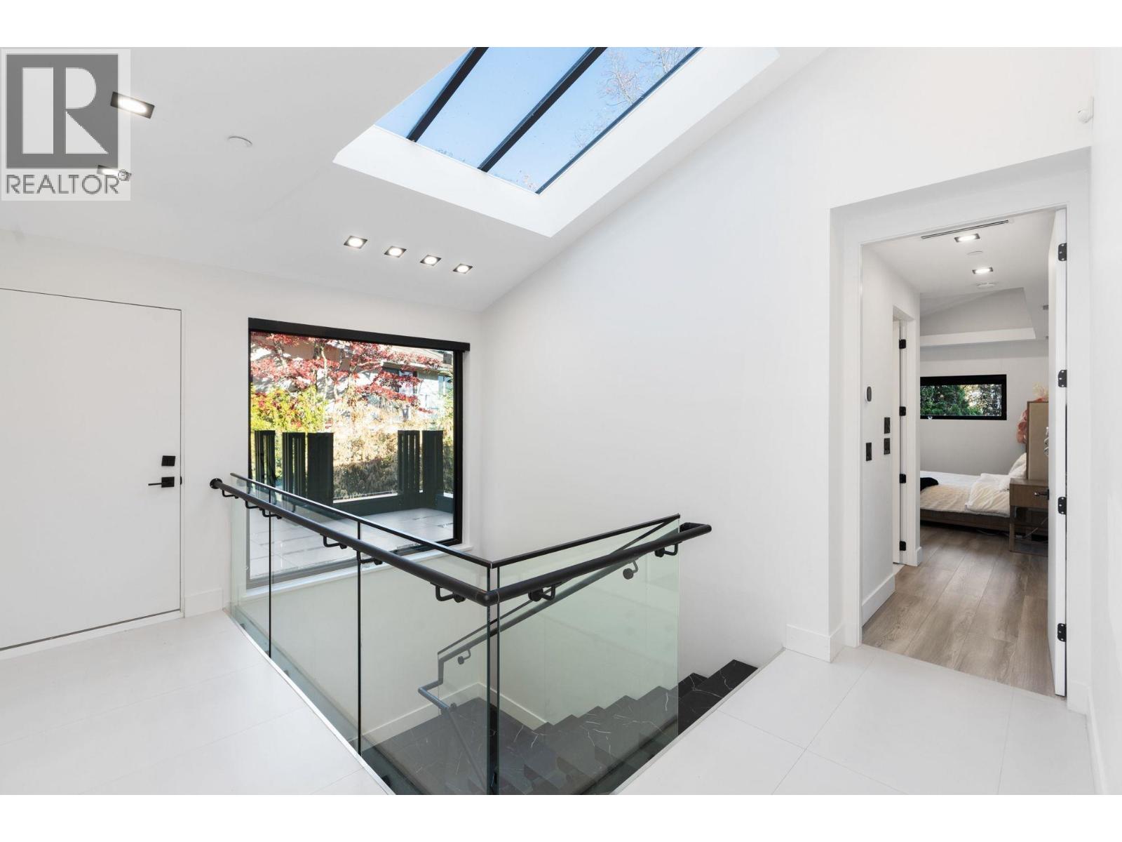 1110 HILLSIDE ROAD, West Vancouver