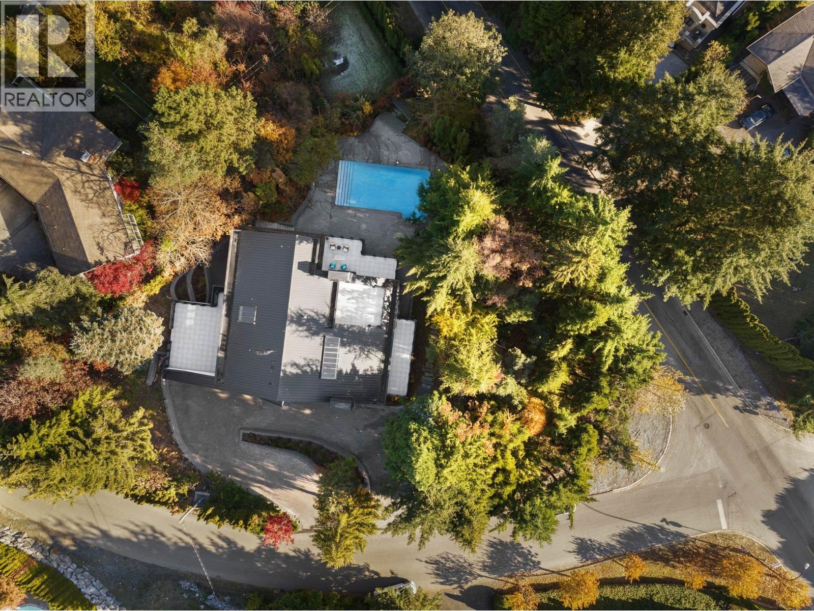 1110 HILLSIDE ROAD, West Vancouver