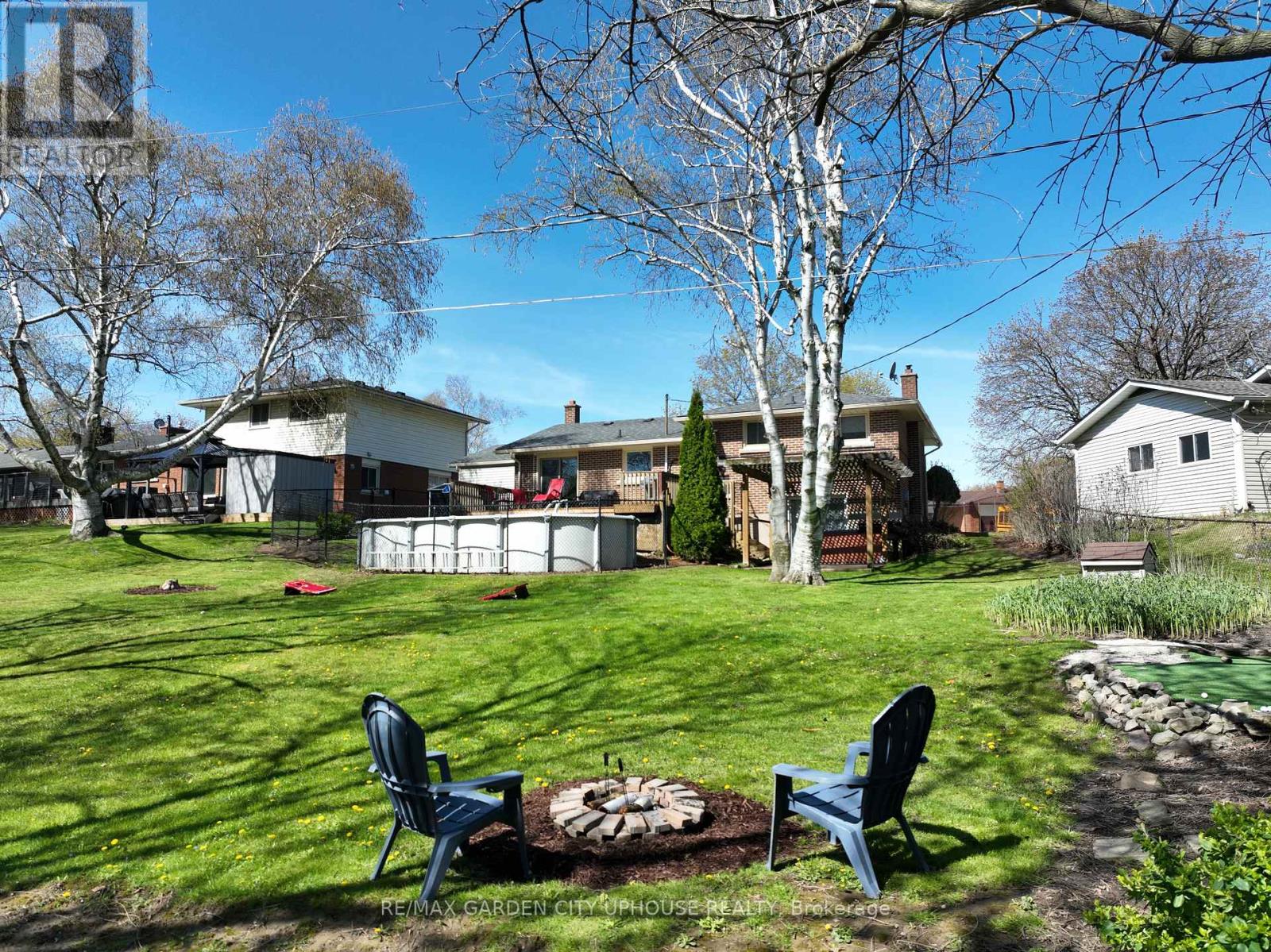 46 STRATHCONA DRIVE - 22