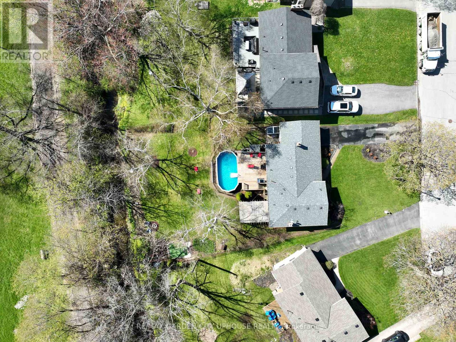 46 STRATHCONA DRIVE - 25