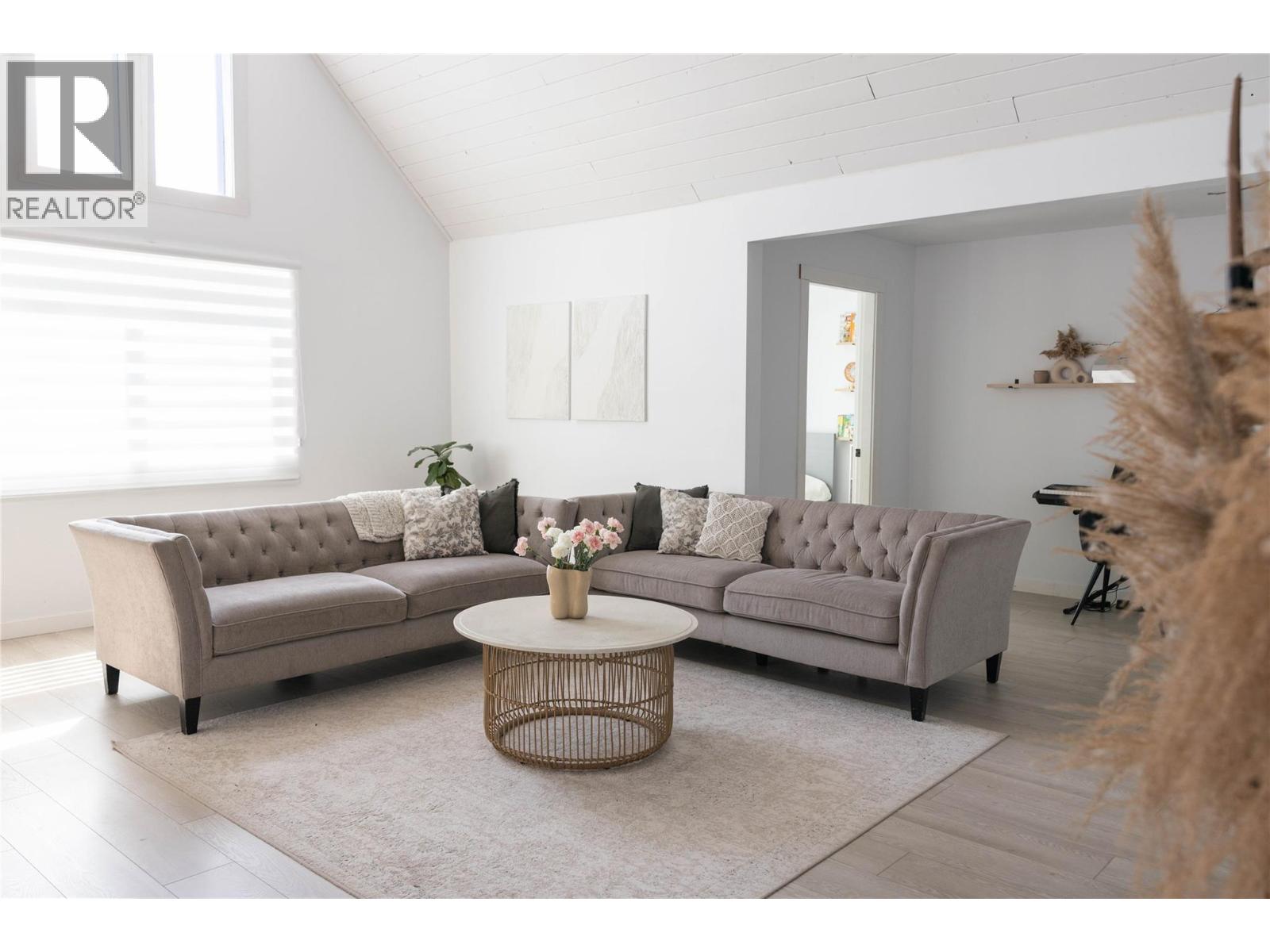 72 81st Avenue - Image 2