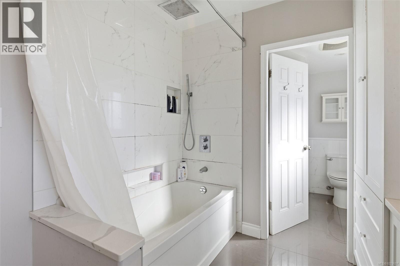  4104 Longview Drive, Saanich