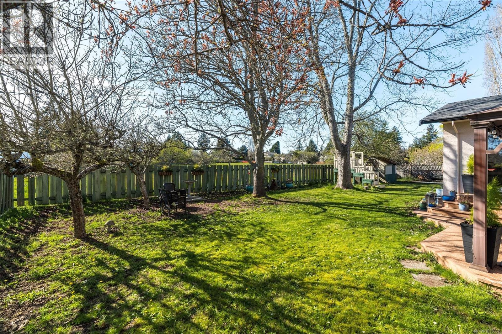  4104 Longview Drive, Saanich