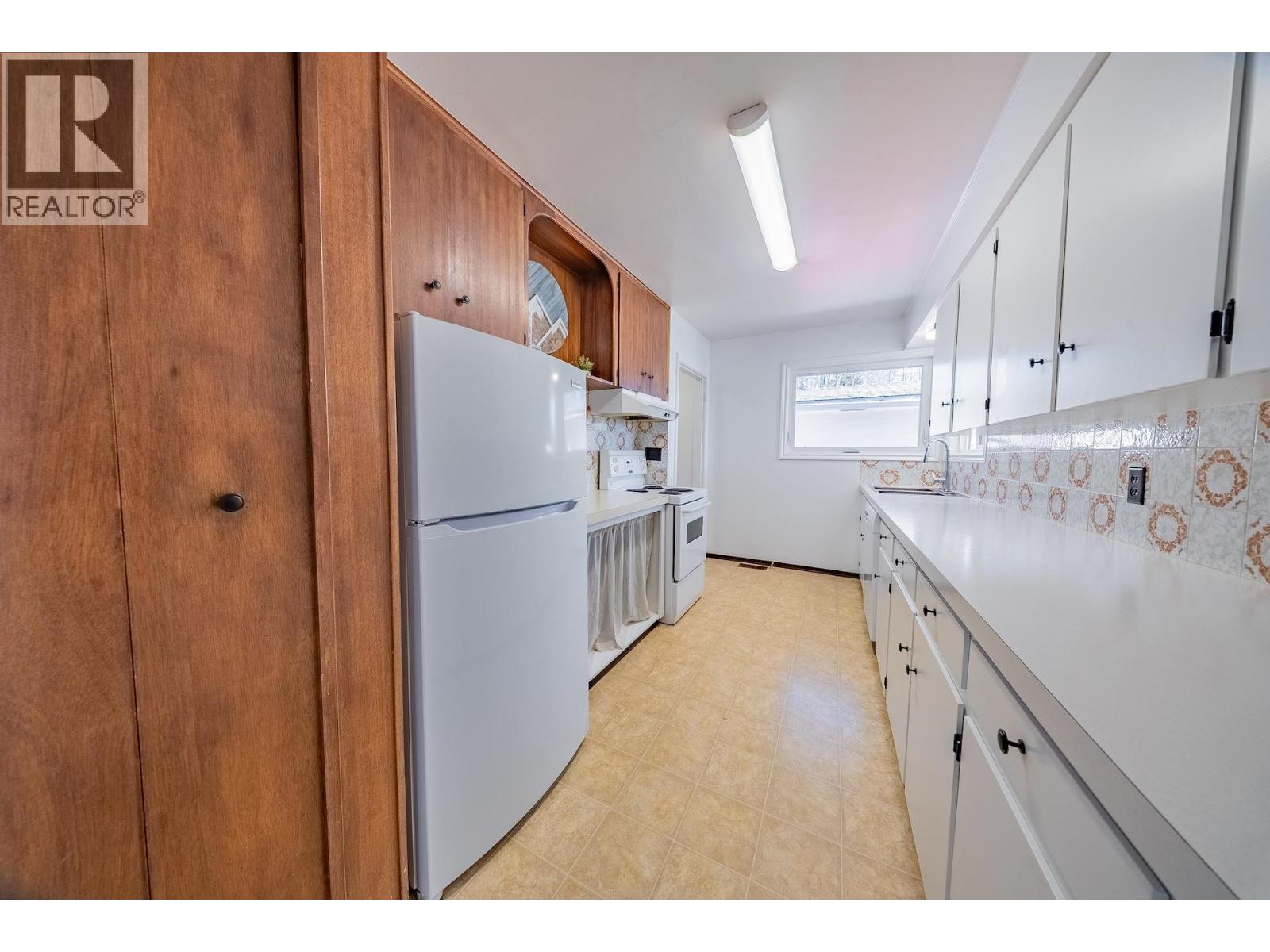 12248 SASKATOON AVENUE - 10