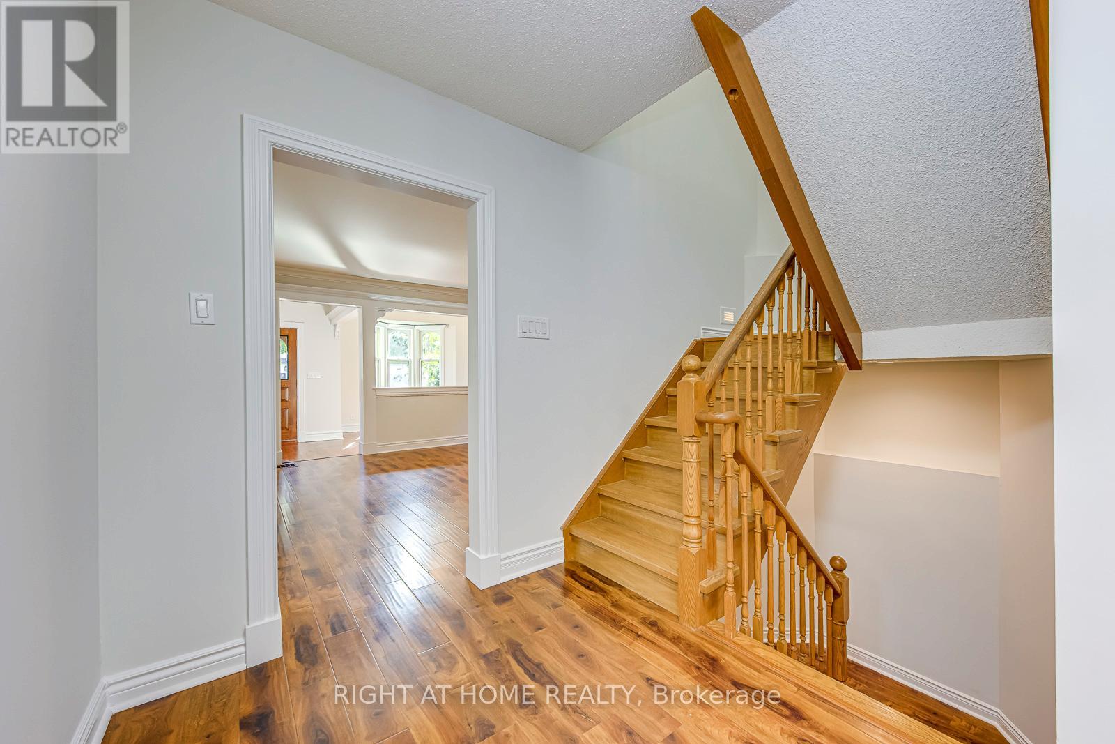 435 MAPLE AVENUE — photo 28
