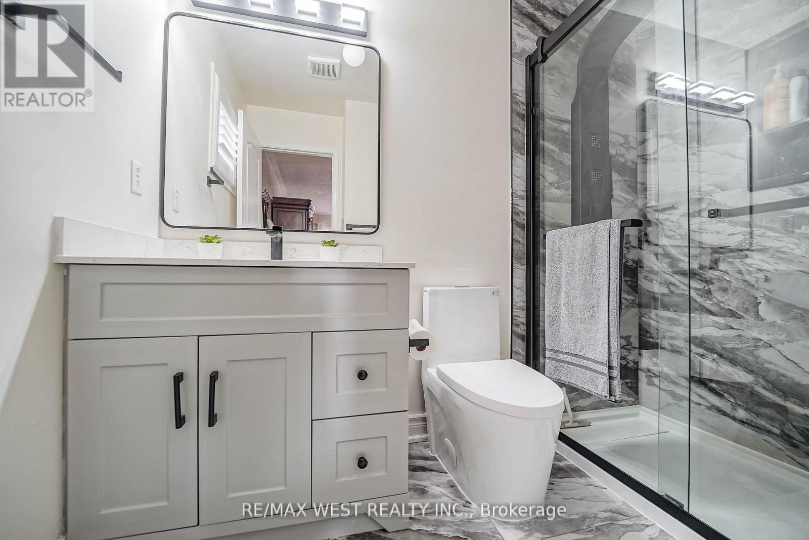 38 BOTTLEBRUSH DRIVE - 13