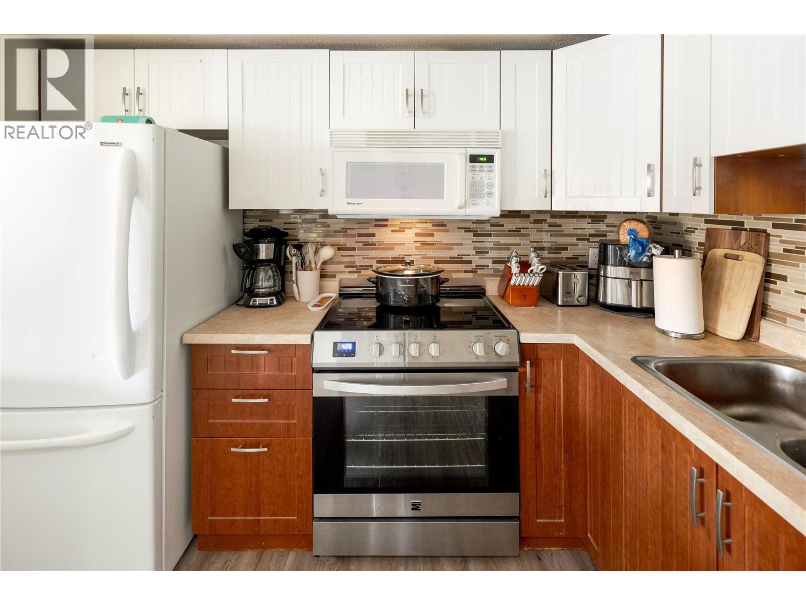 3175 De Montreuil Court Unit# 204, Kelowna