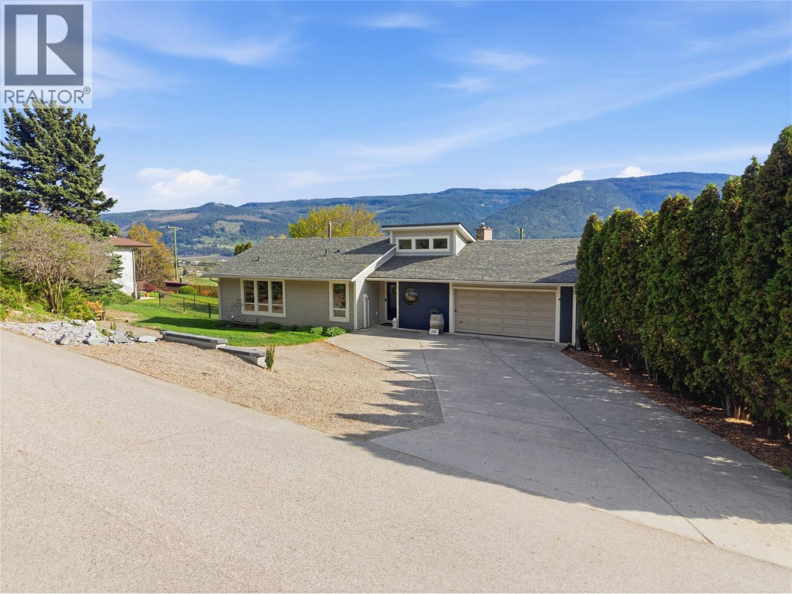 300 Scenic Drive - 1