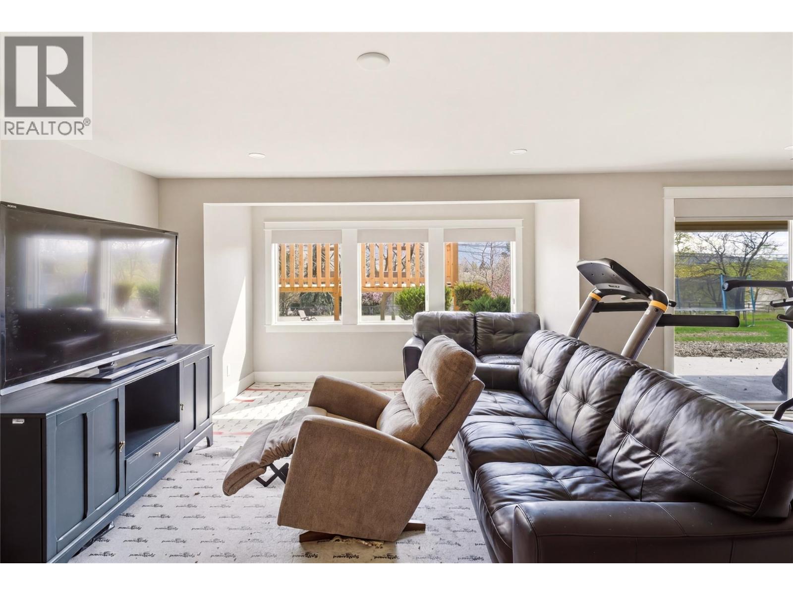 300 Scenic Drive - 21