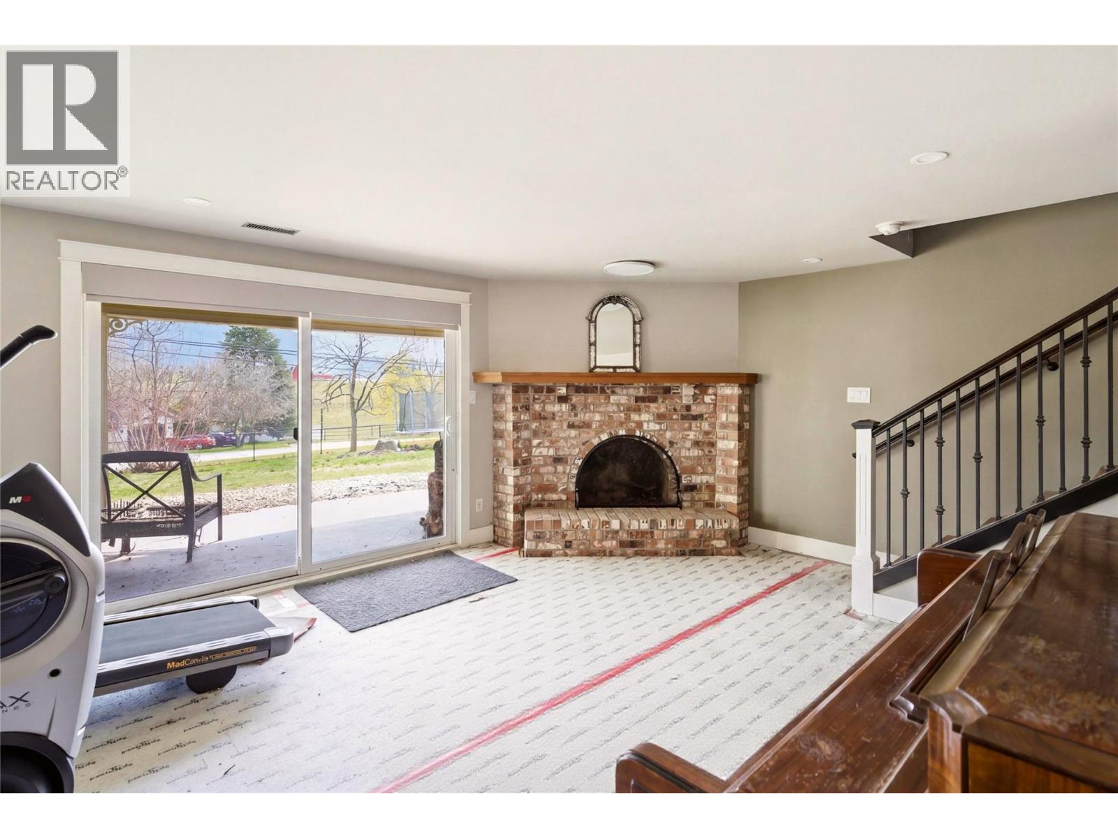 300 Scenic Drive - 23