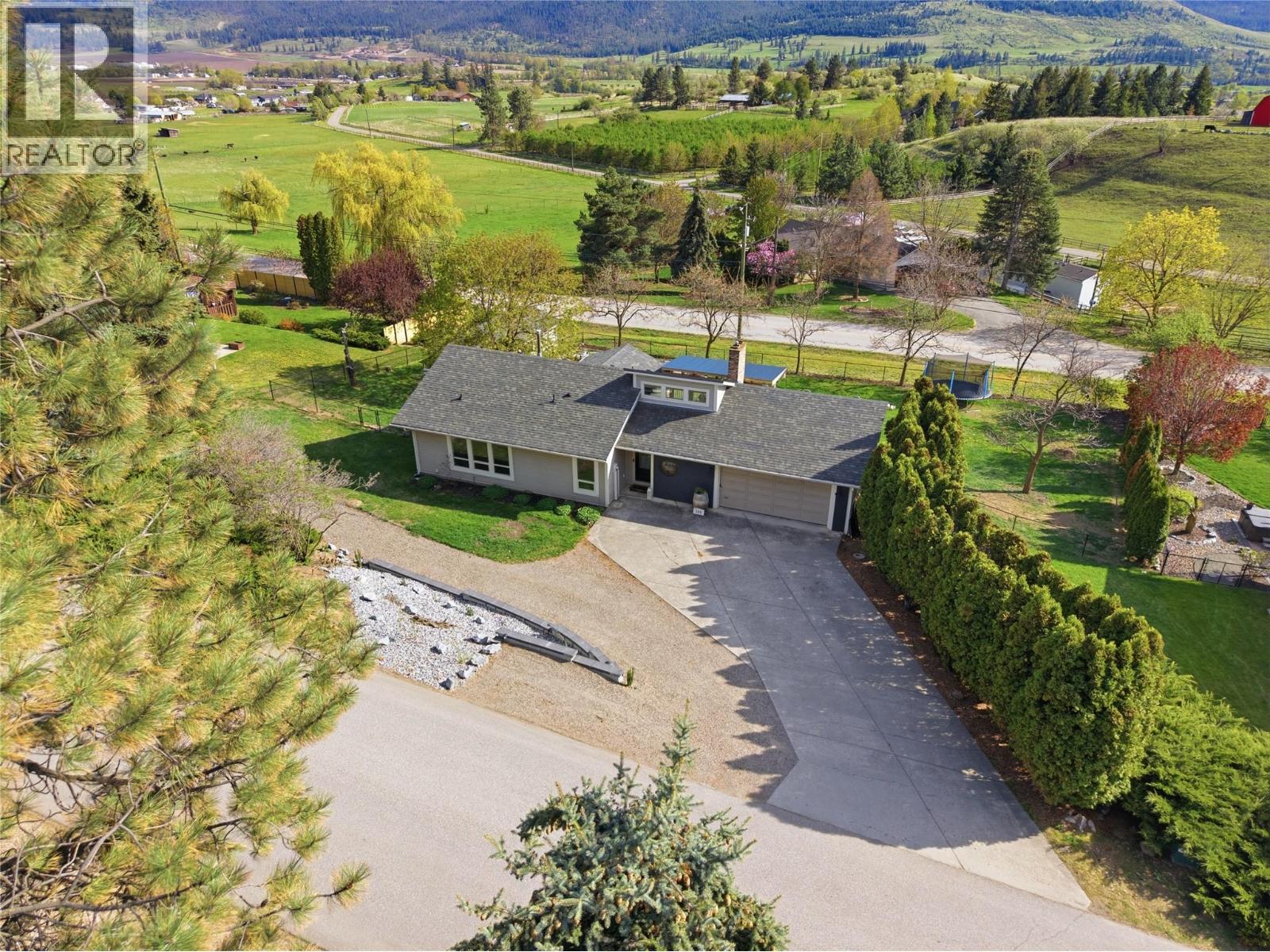 300 Scenic Drive - 3
