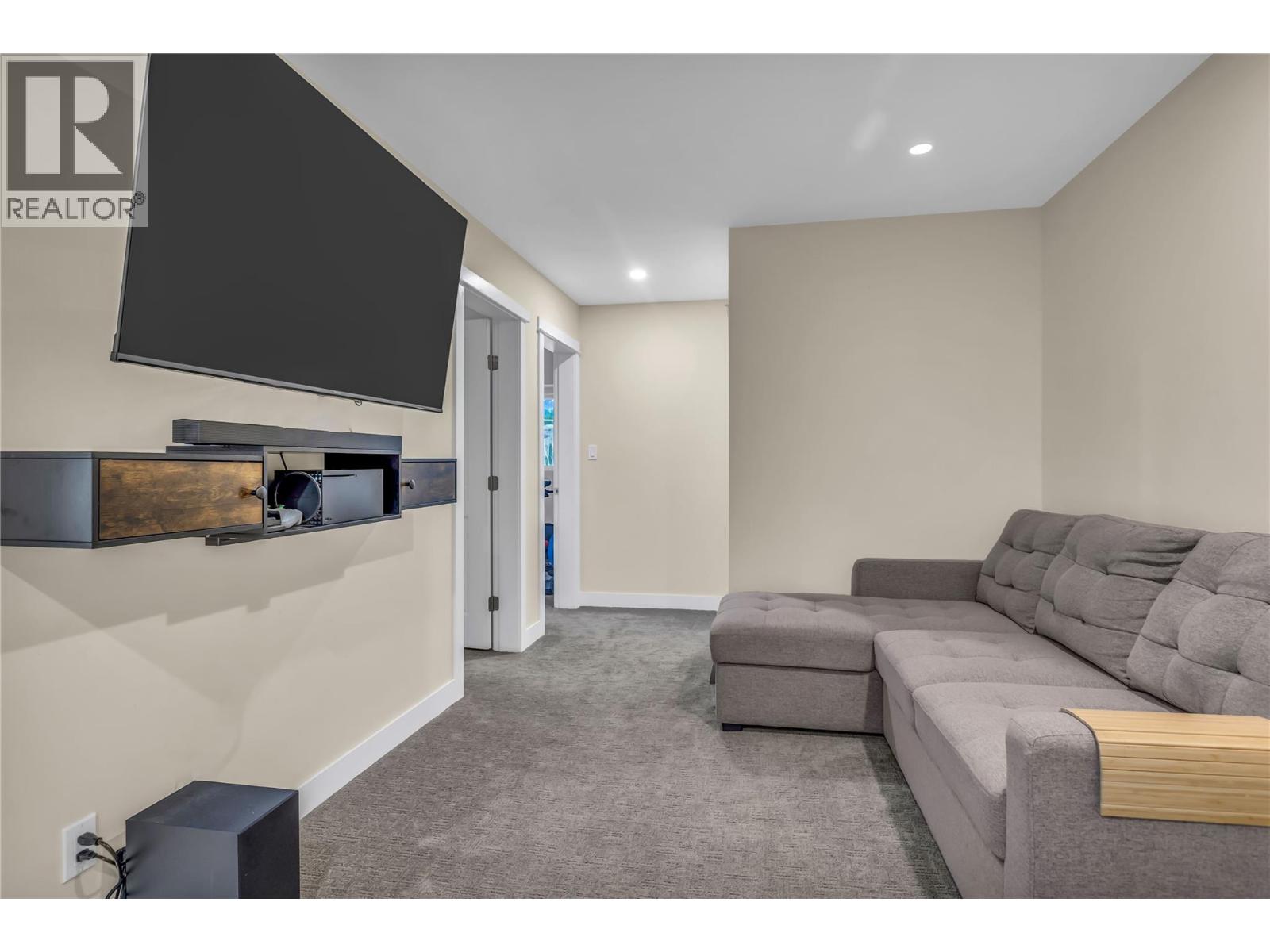 2621 Salmon River Road - 47