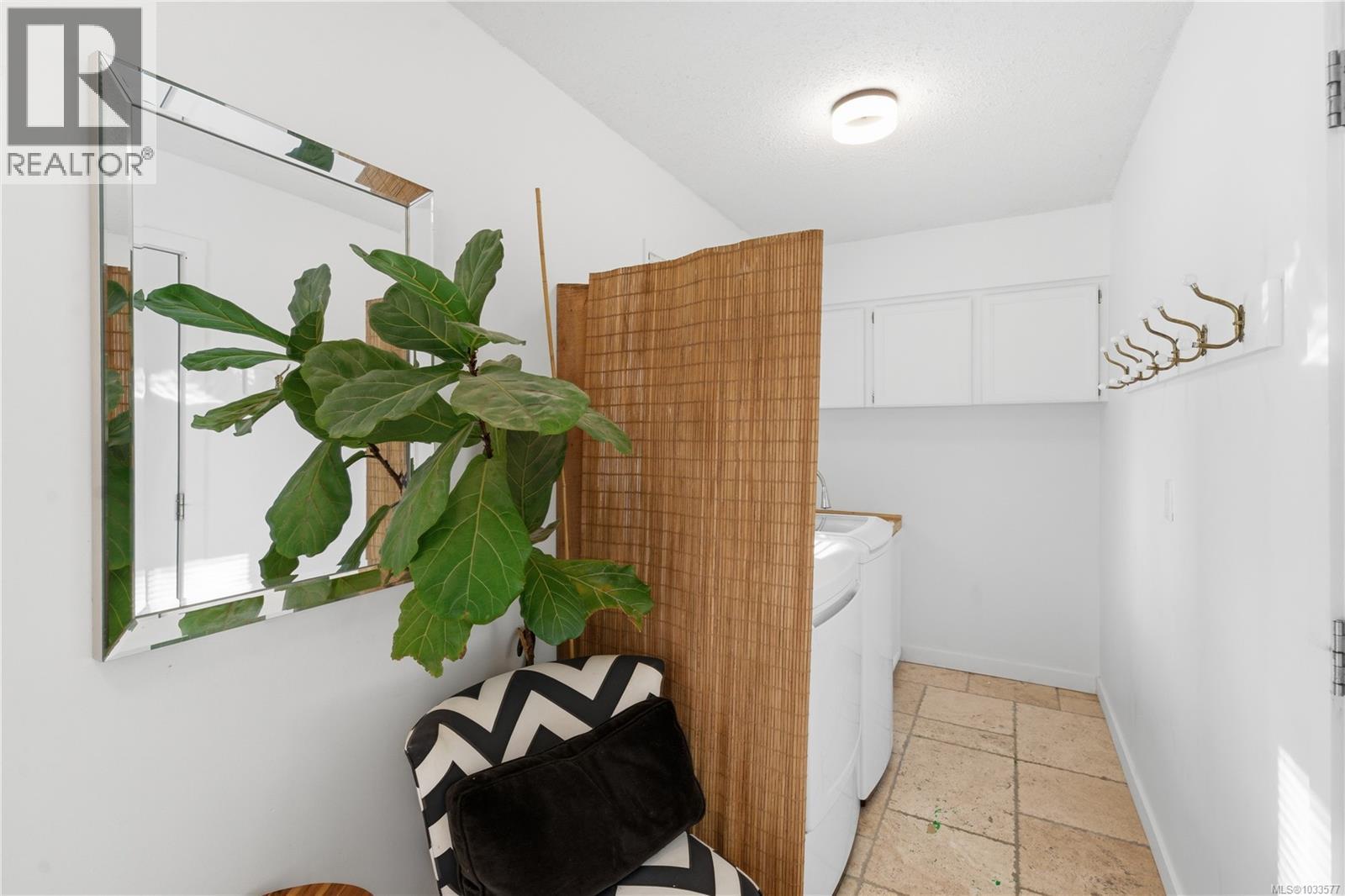 1025 Maple Lane Dr - 13