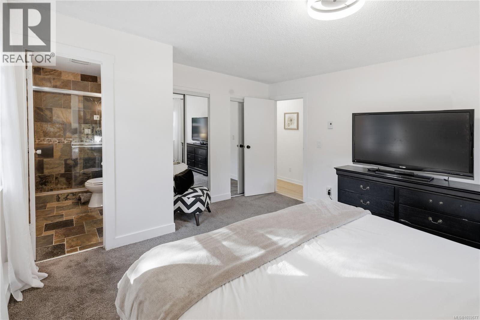 1025 Maple Lane Dr - 18