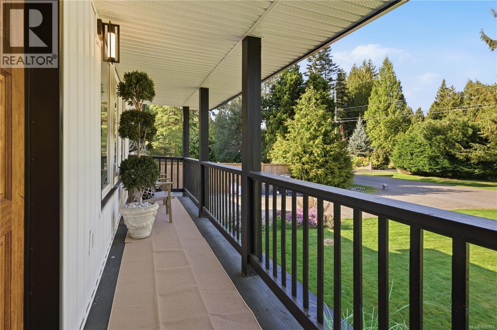 1025 Maple Lane Dr - 28