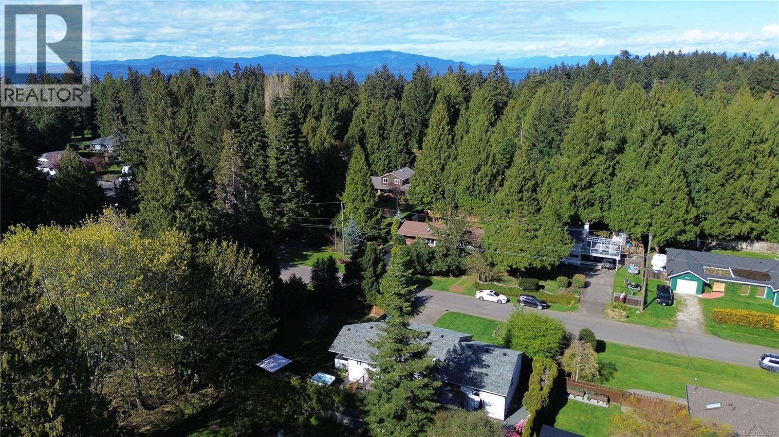 1025 Maple Lane Dr - 52