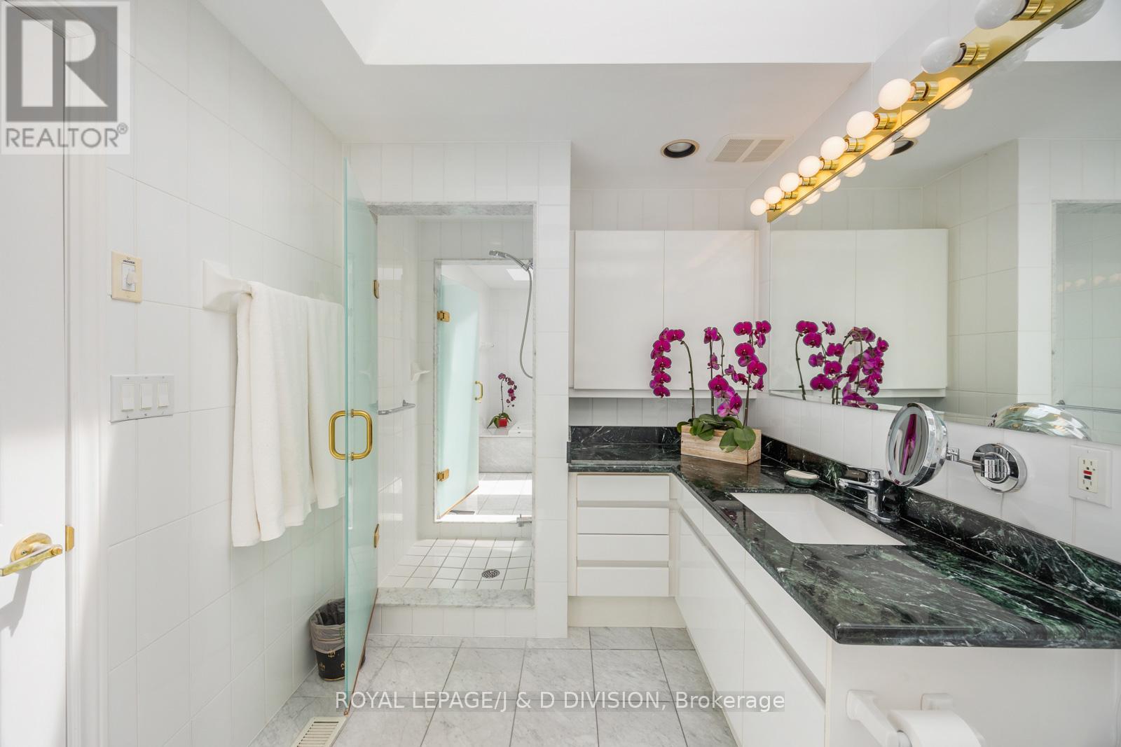 31 GEORGE HENRY BOULEVARD - 26