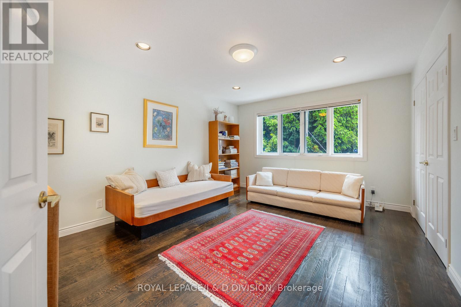 31 GEORGE HENRY BOULEVARD - 28
