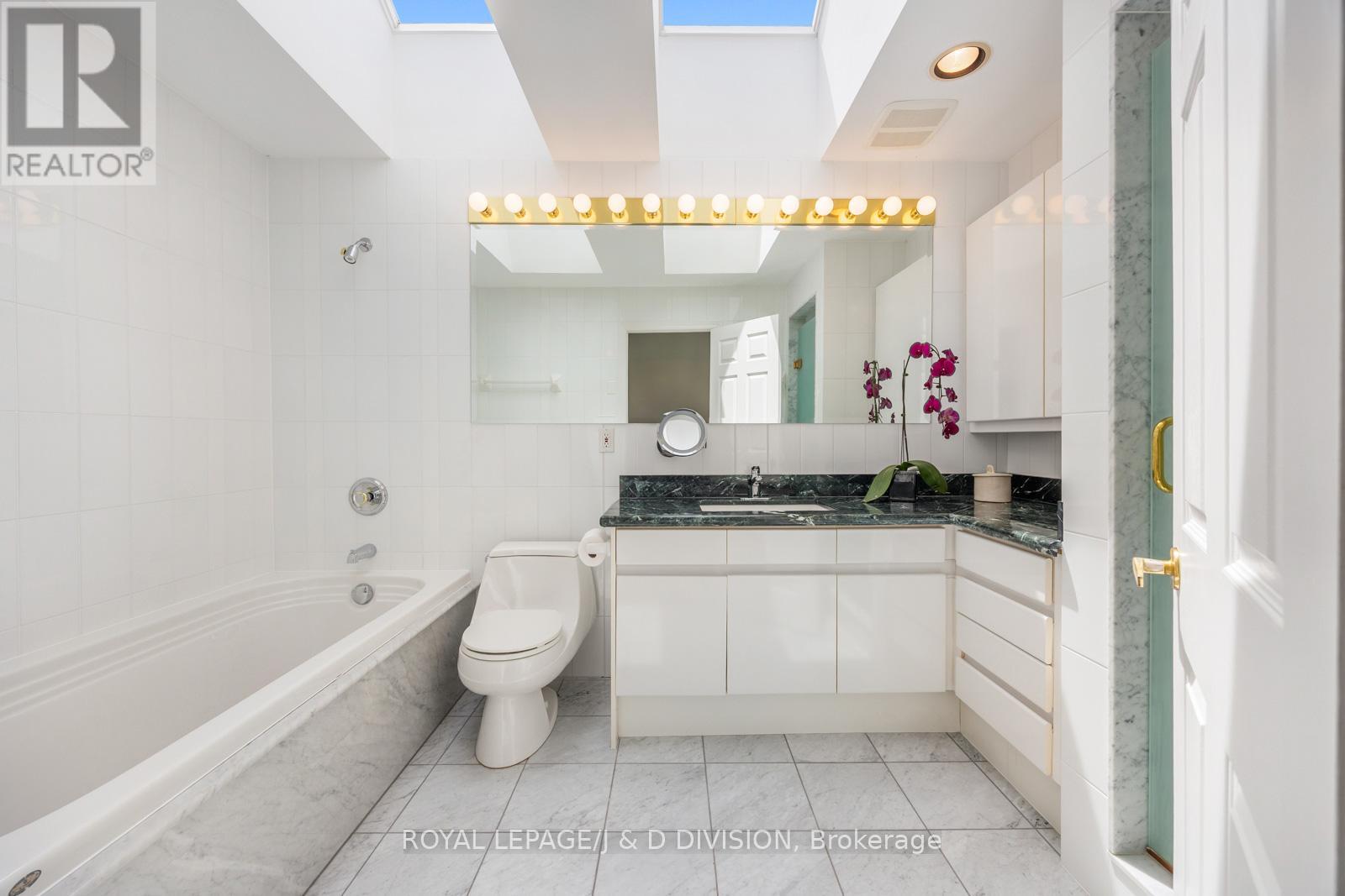 31 GEORGE HENRY BOULEVARD - 32