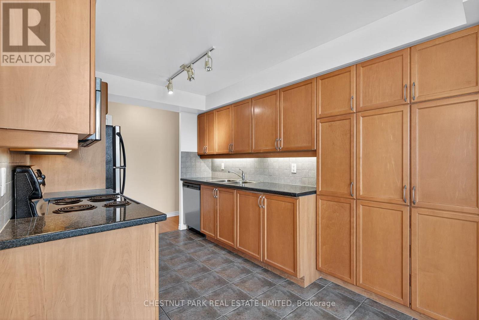 #703 3840 BATHURST STREET - 11