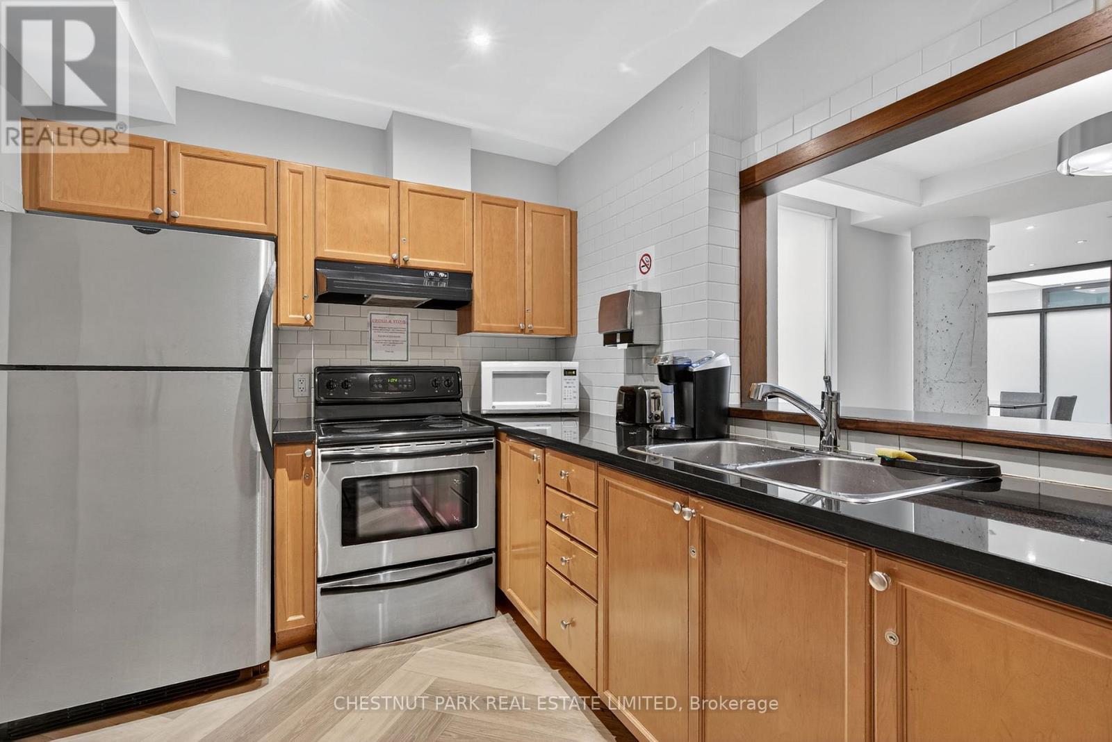 #703 3840 BATHURST STREET - 32