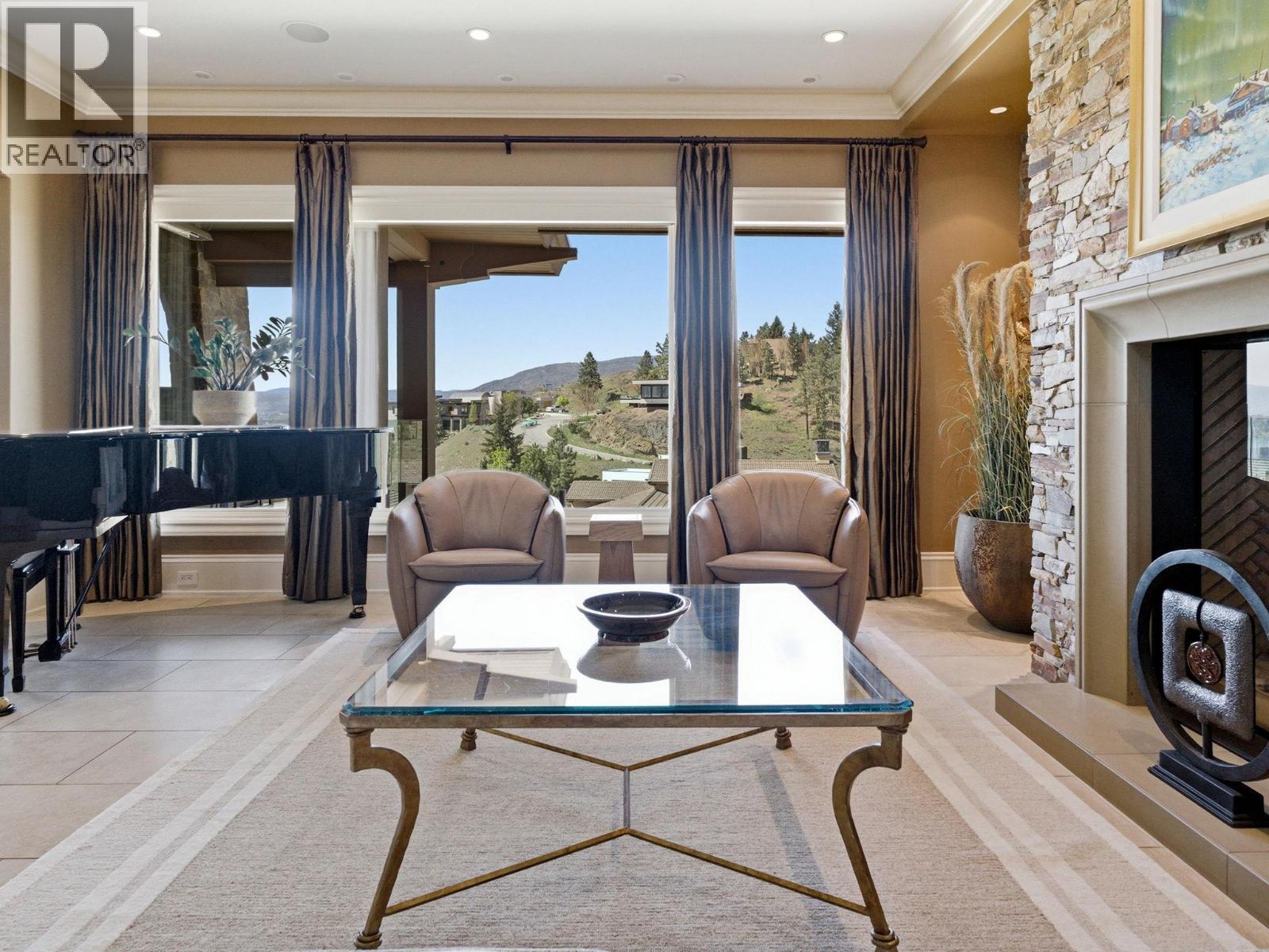  706 Highpointe Court, Kelowna