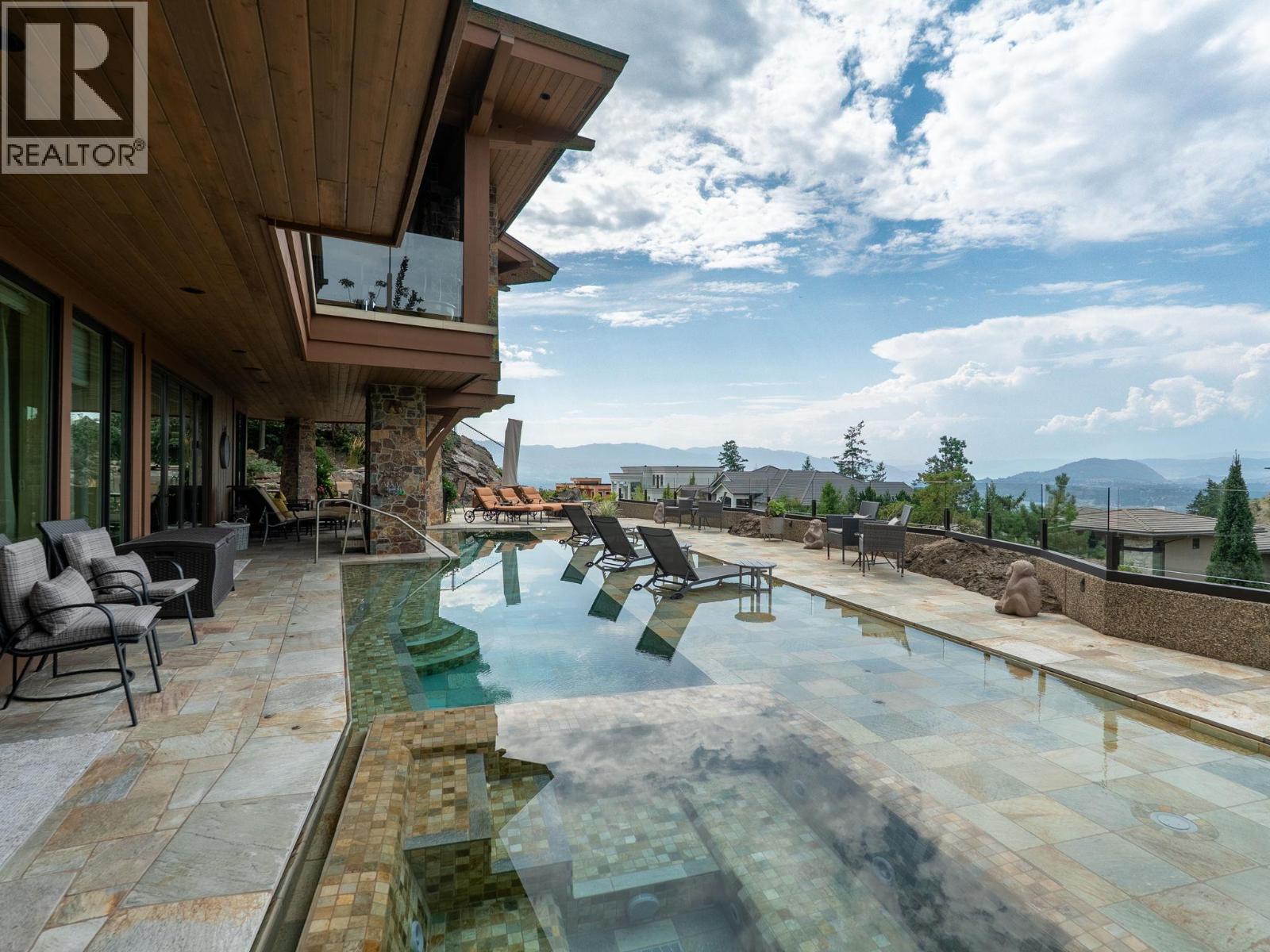  706 Highpointe Court, Kelowna