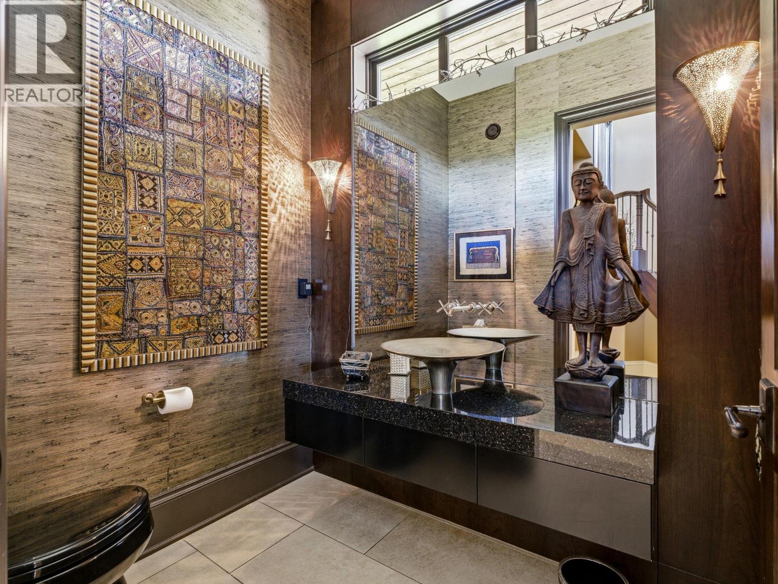  706 Highpointe Court, Kelowna