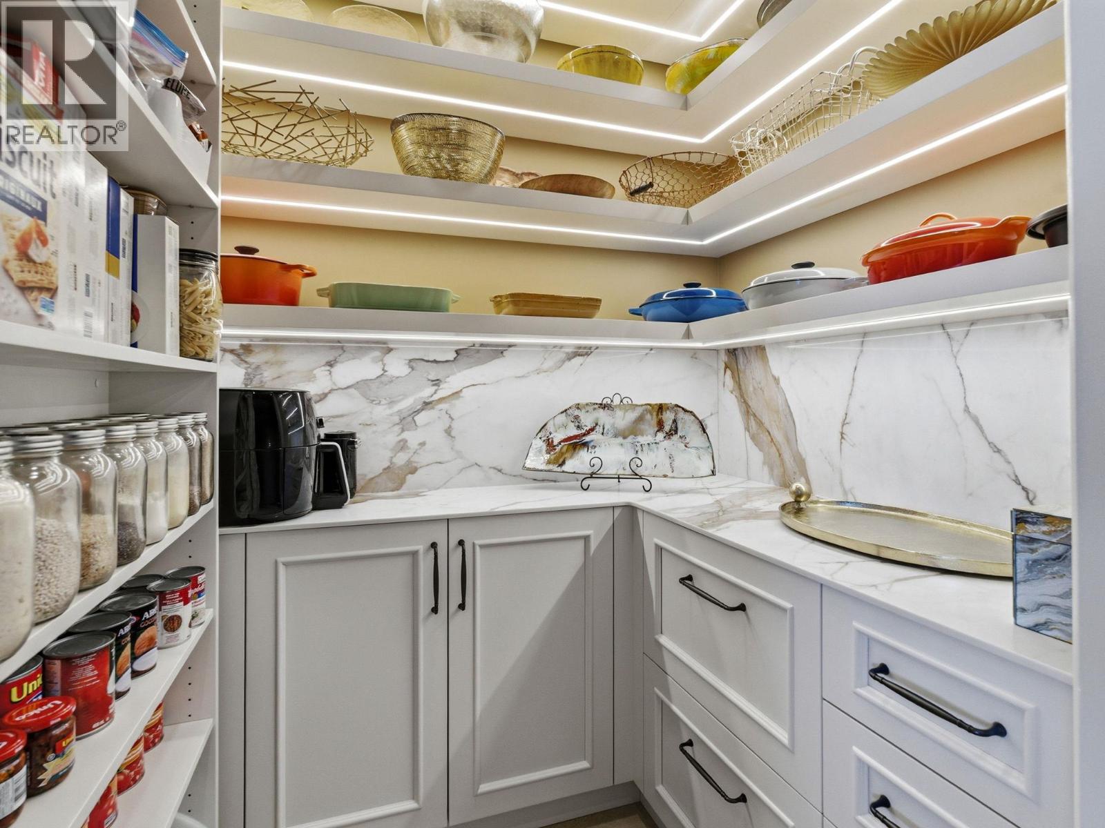  706 Highpointe Court, Kelowna