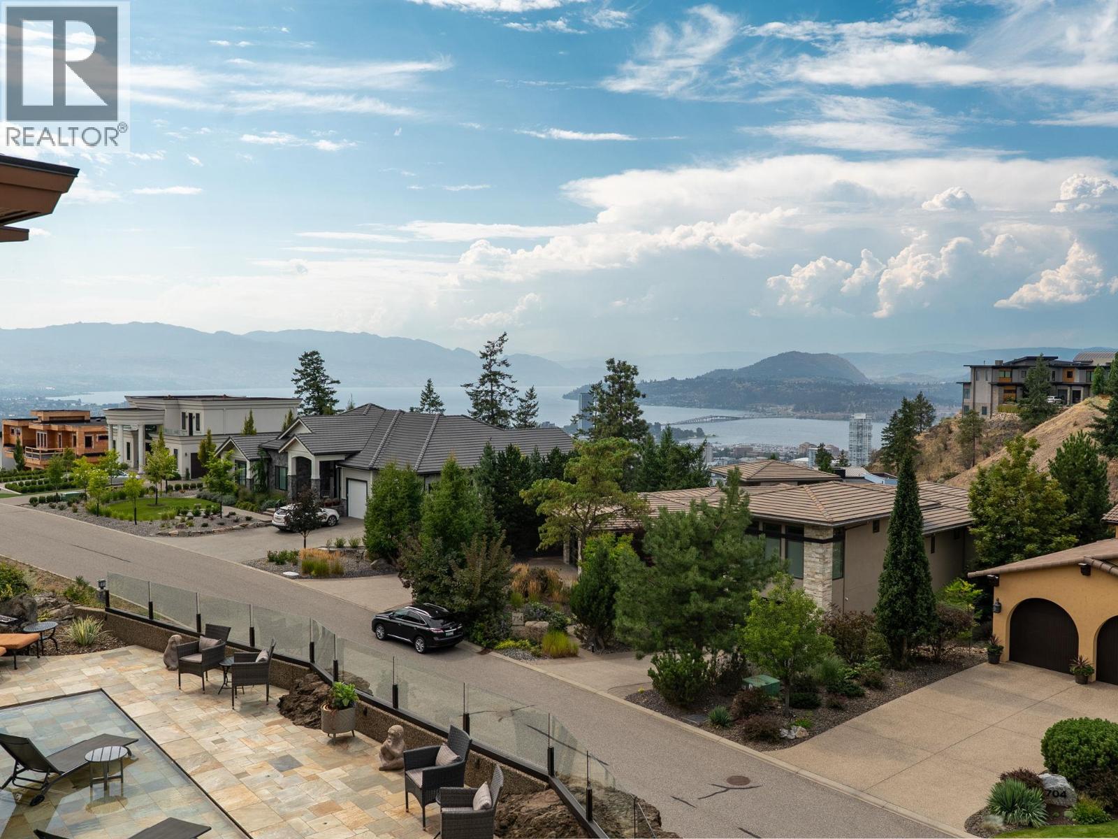  706 Highpointe Court, Kelowna
