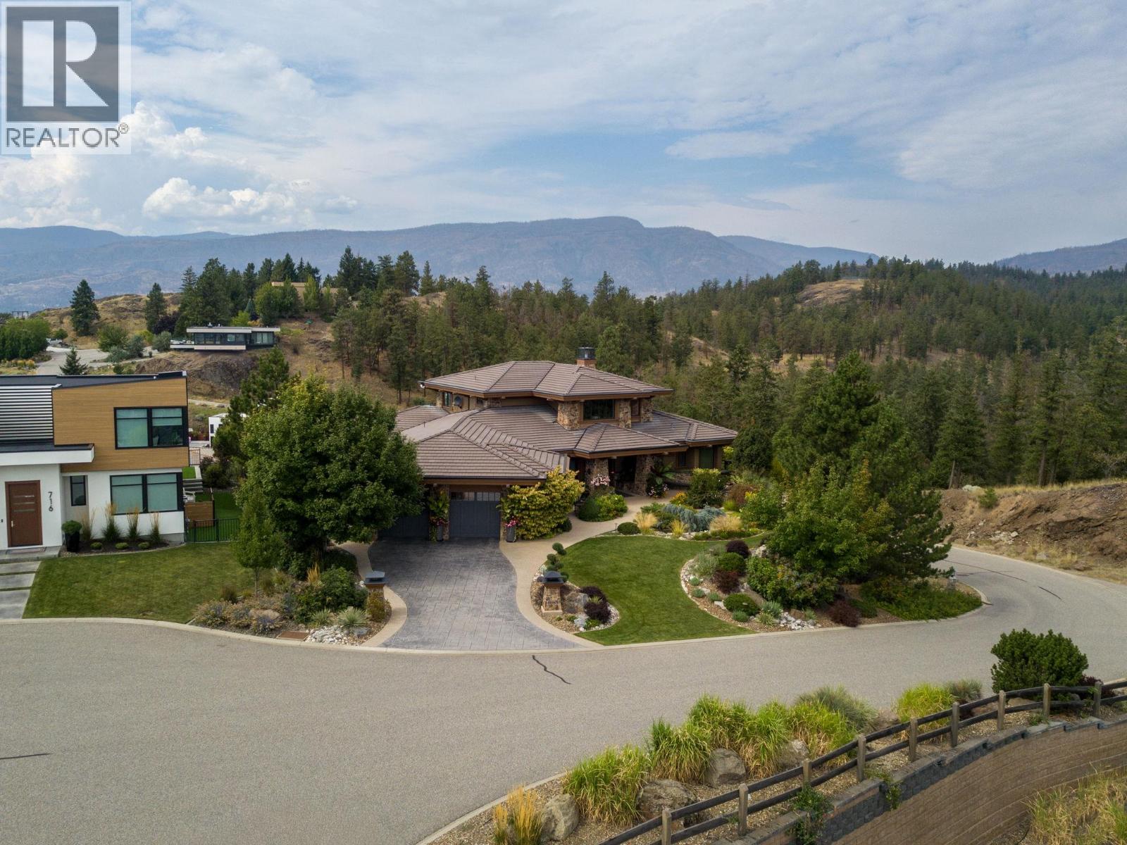  706 Highpointe Court, Kelowna