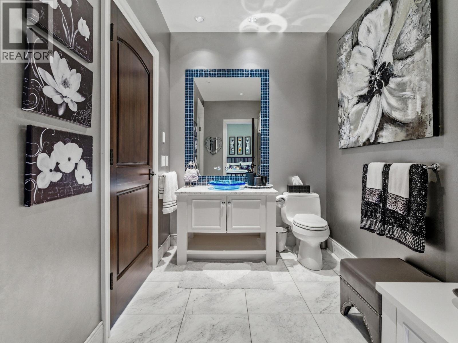  706 Highpointe Court, Kelowna