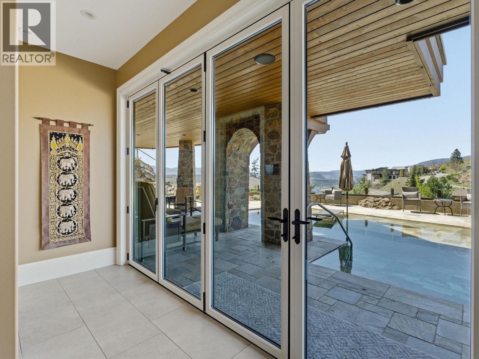  706 Highpointe Court, Kelowna