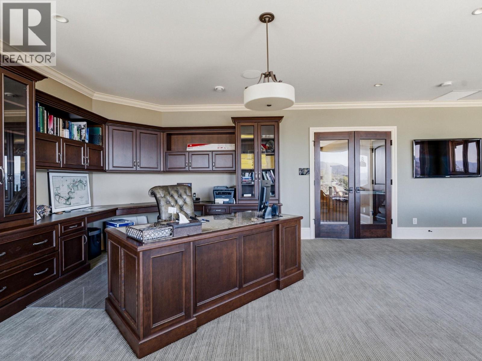  706 Highpointe Court, Kelowna