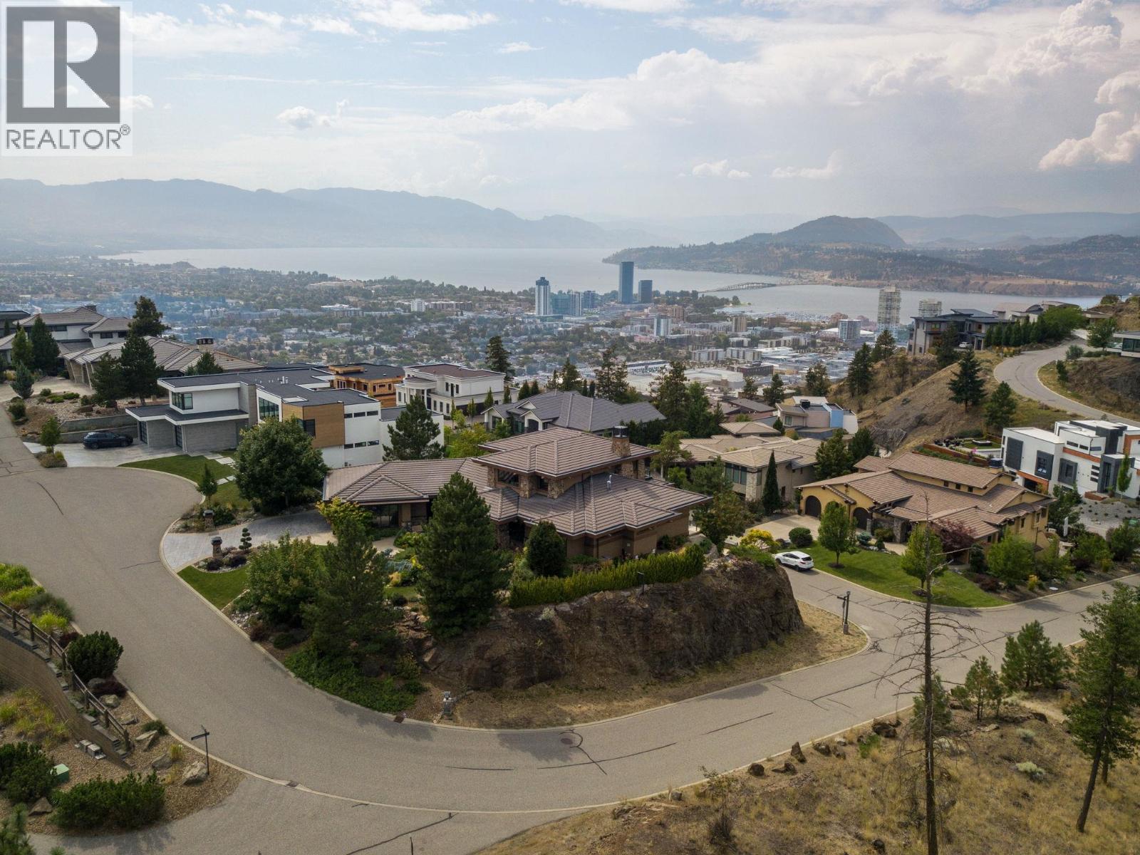  706 Highpointe Court, Kelowna