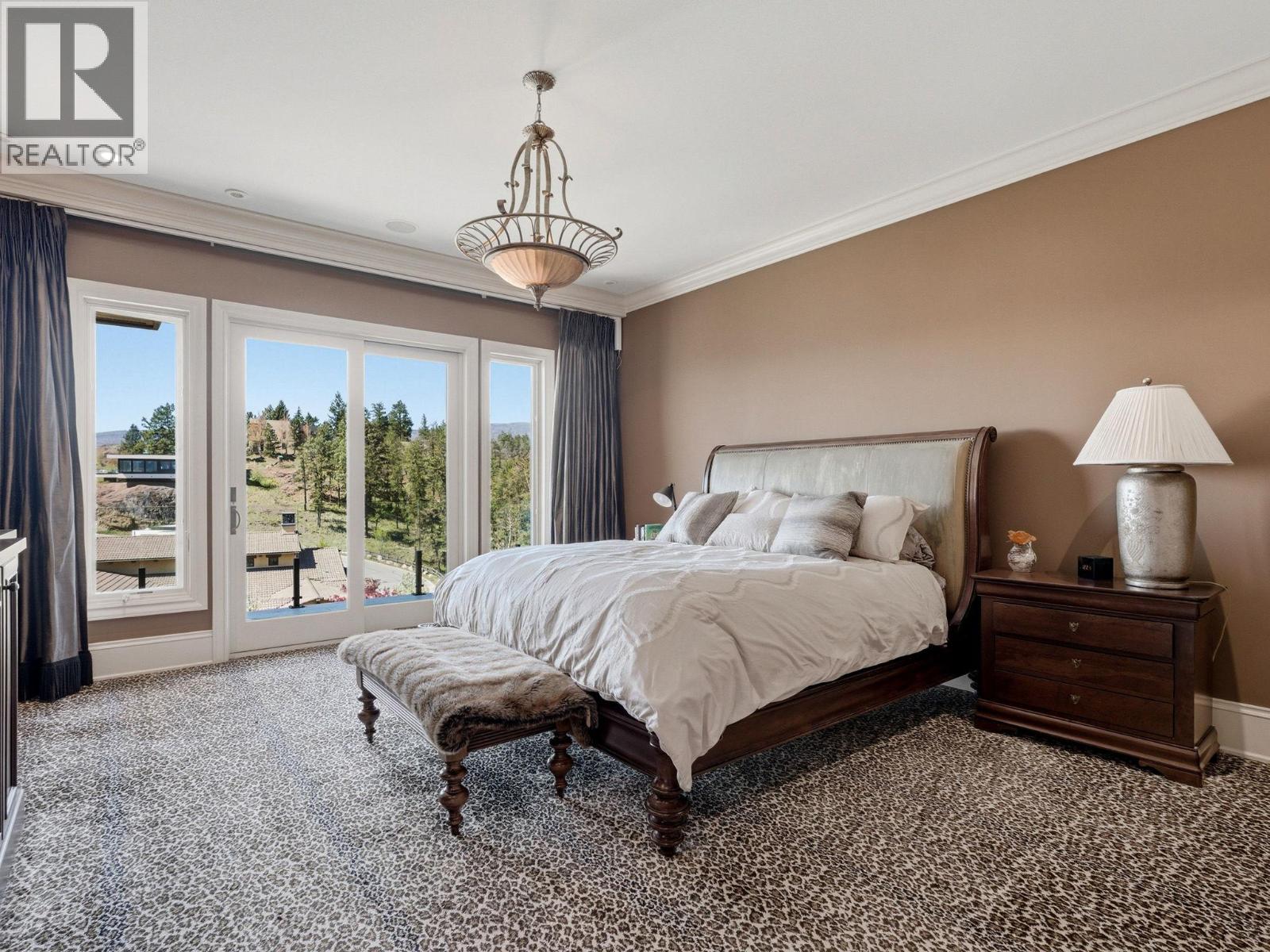  706 Highpointe Court, Kelowna