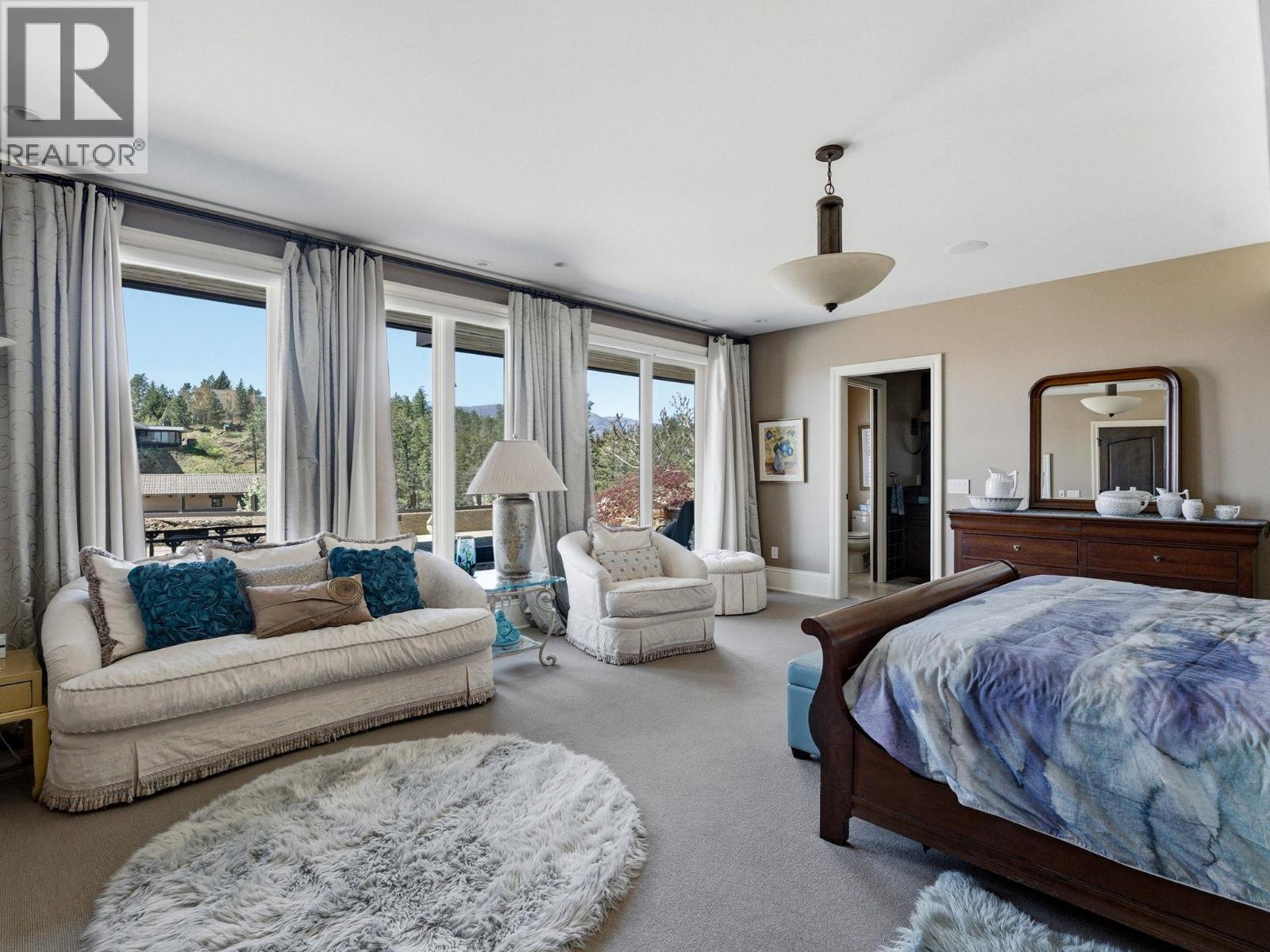  706 Highpointe Court, Kelowna