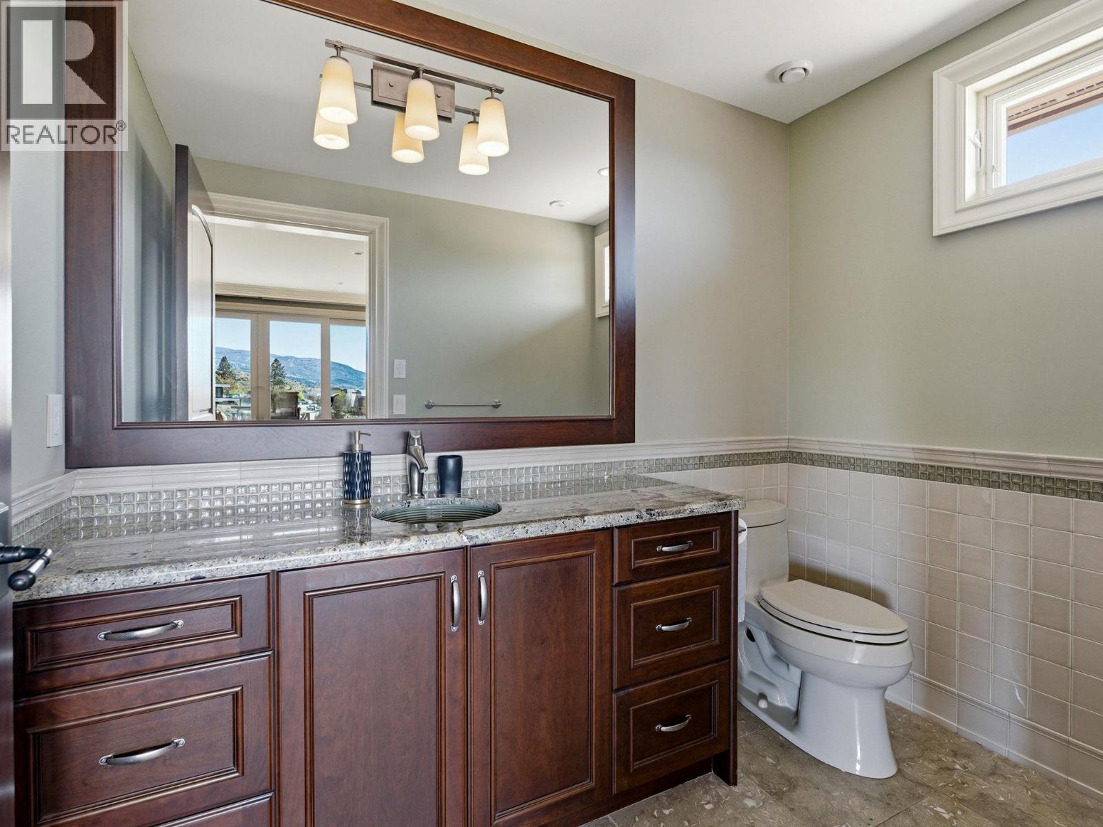  706 Highpointe Court, Kelowna