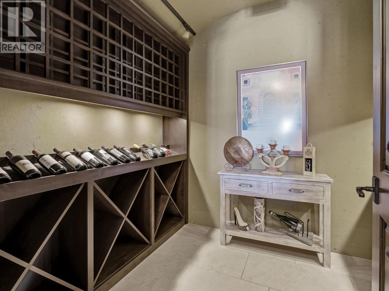  706 Highpointe Court, Kelowna