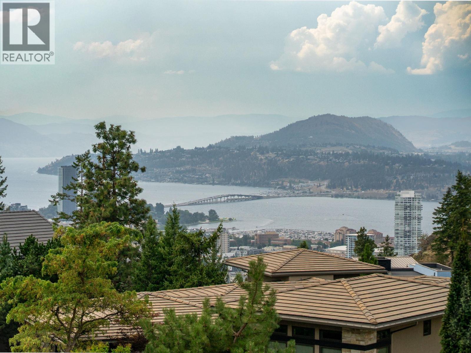  706 Highpointe Court, Kelowna