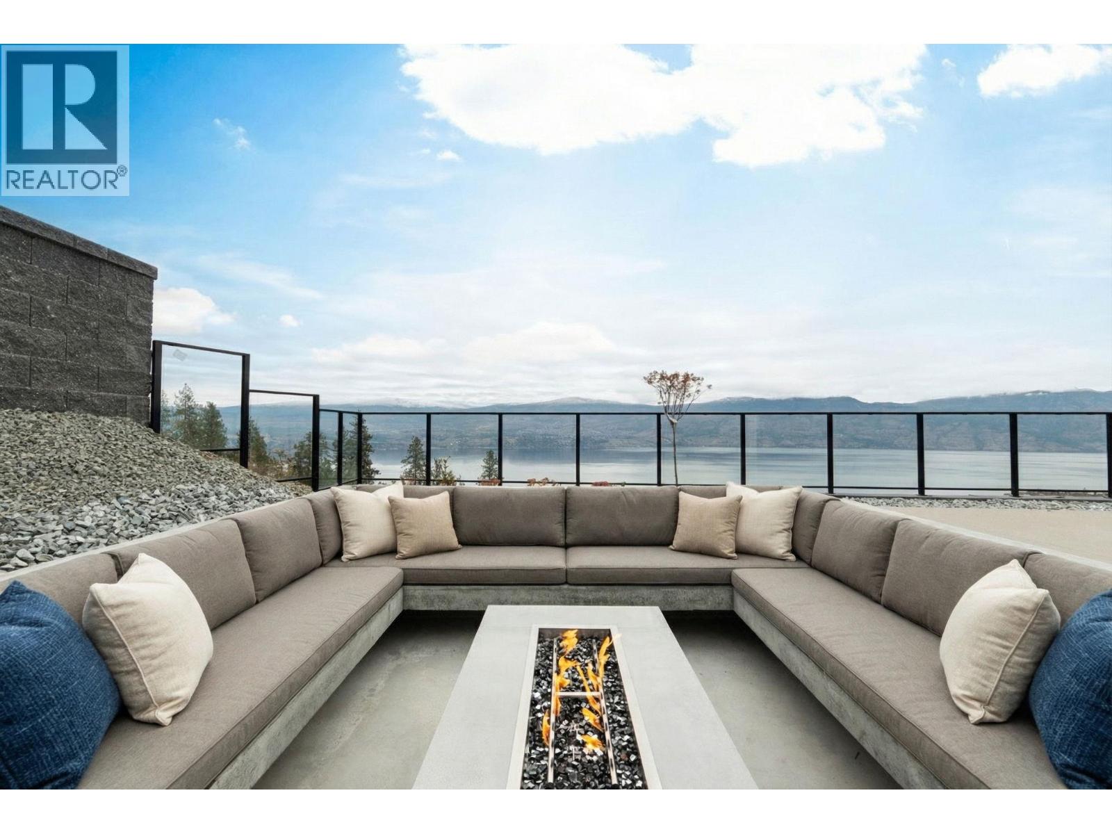  1327 Vineyard Drive, West Kelowna