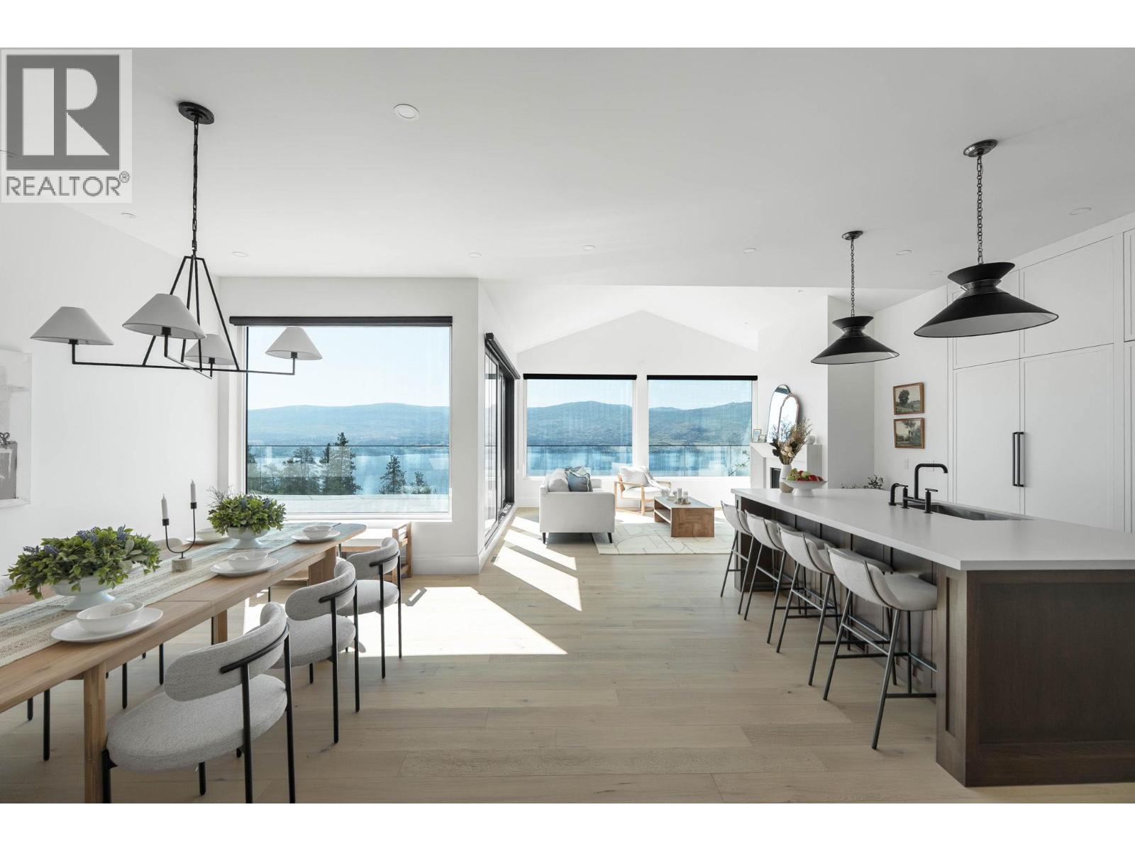  1327 Vineyard Drive, West Kelowna