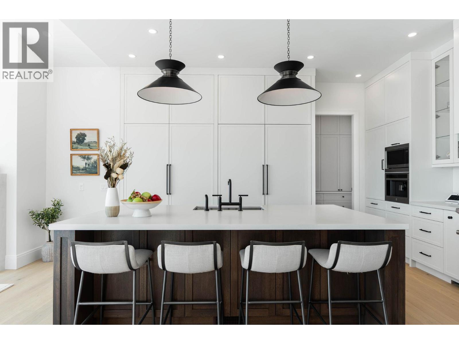  1327 Vineyard Drive, West Kelowna