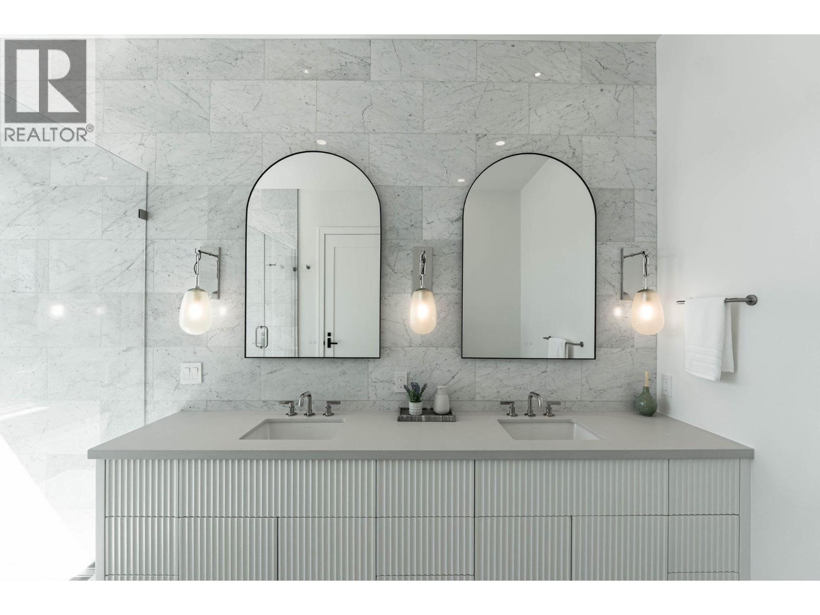  1327 Vineyard Drive, West Kelowna