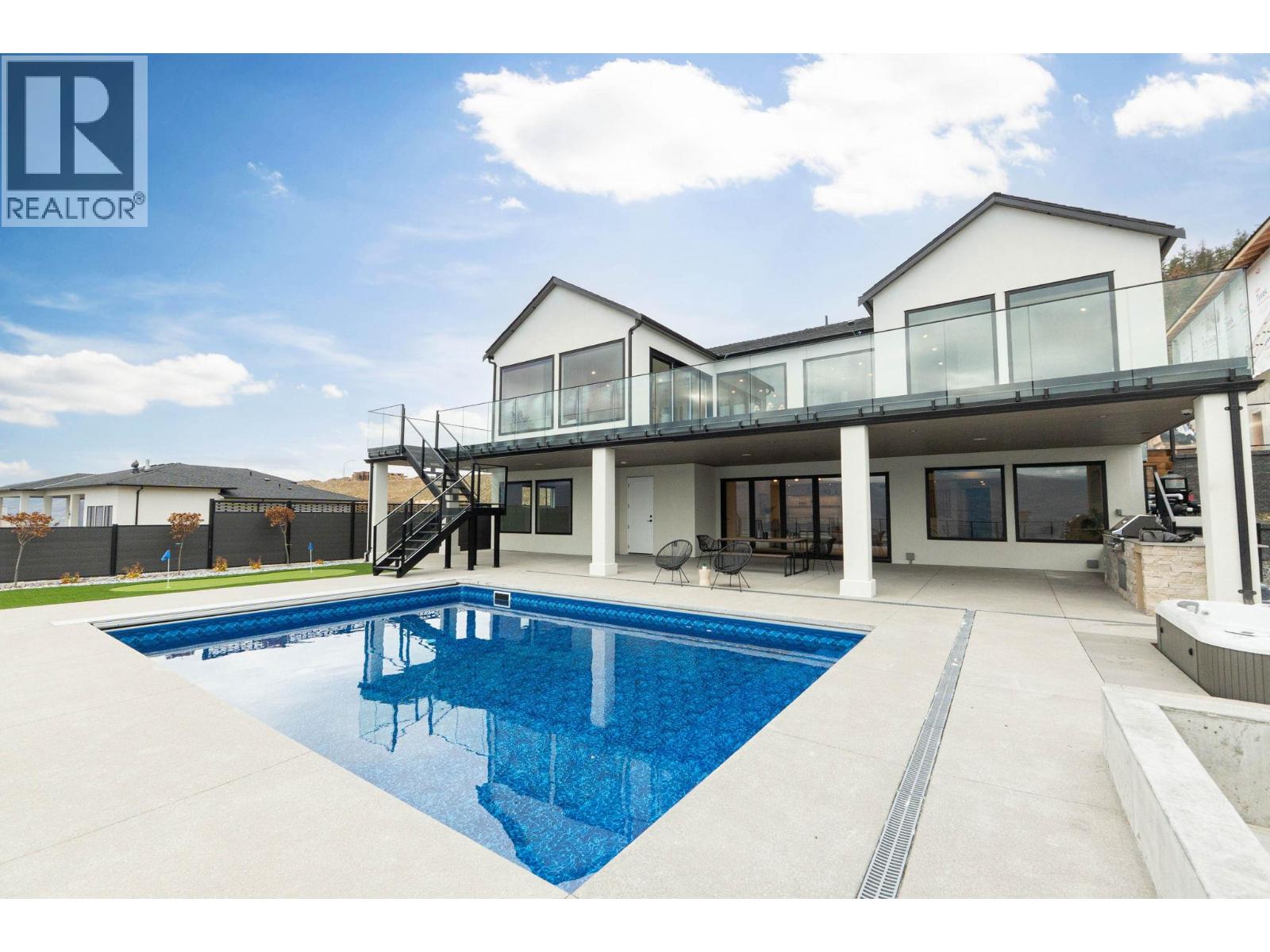  1327 Vineyard Drive, West Kelowna