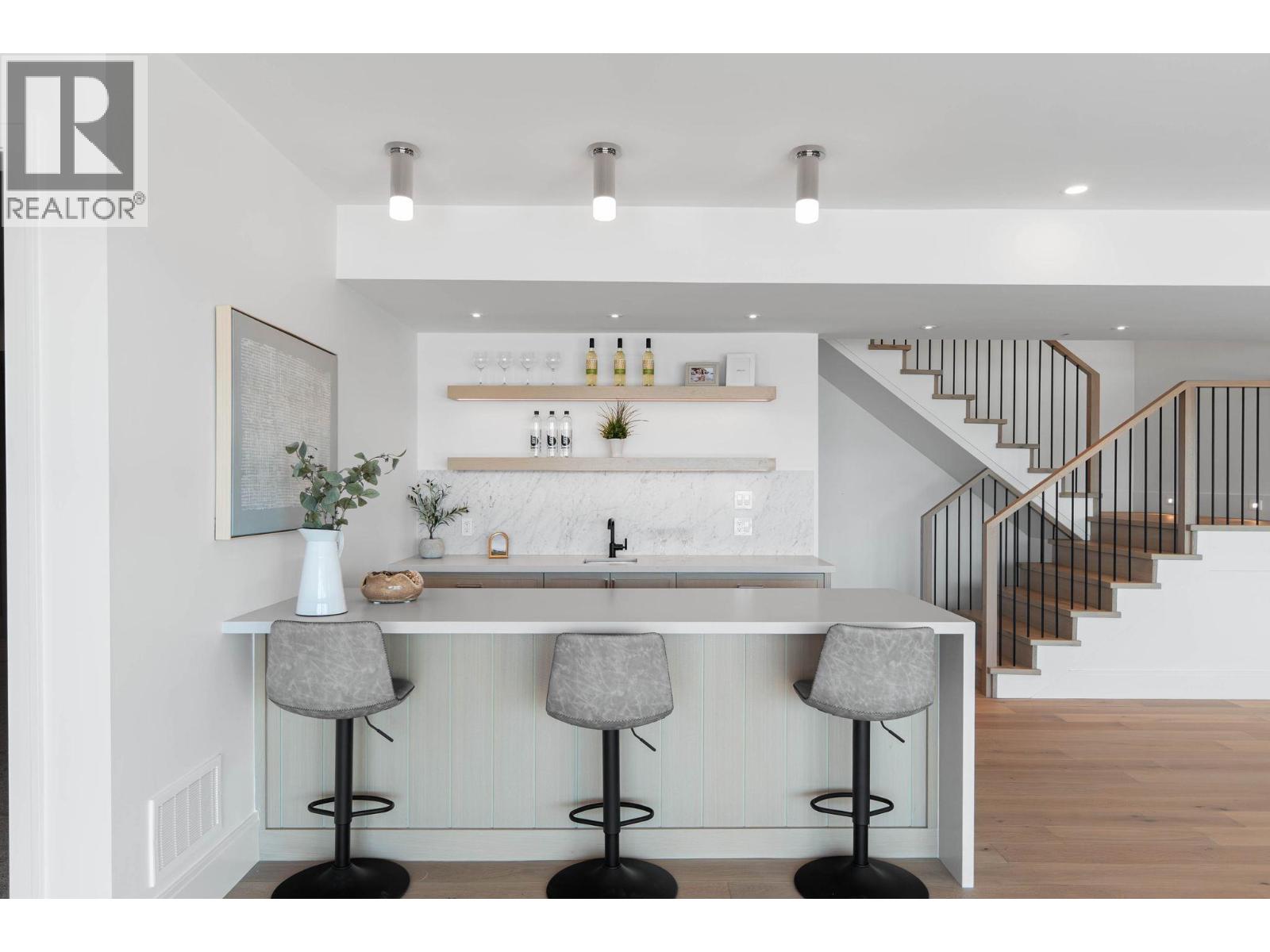  1327 Vineyard Drive, West Kelowna