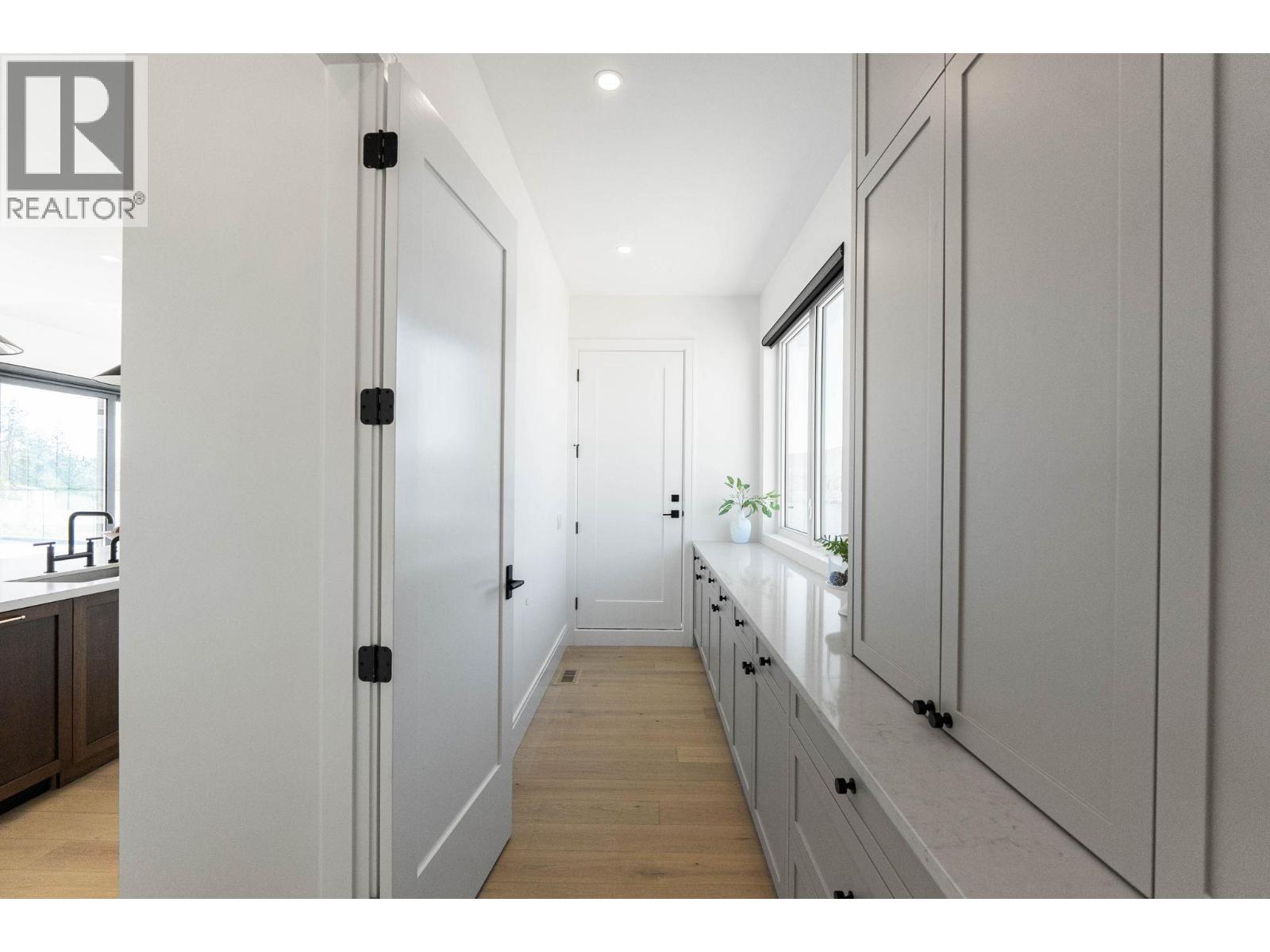  1327 Vineyard Drive, West Kelowna